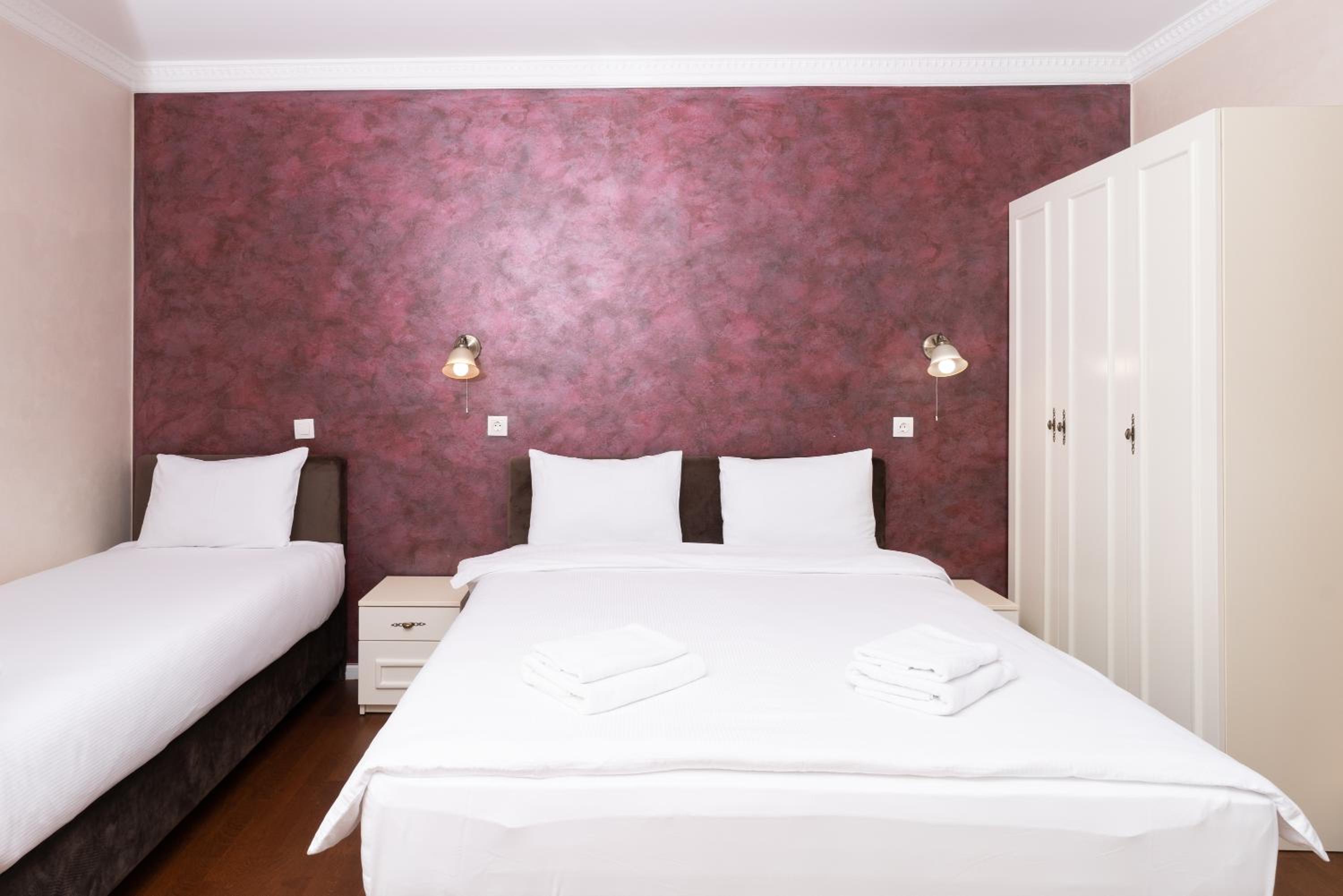 Deluxe Queen Room