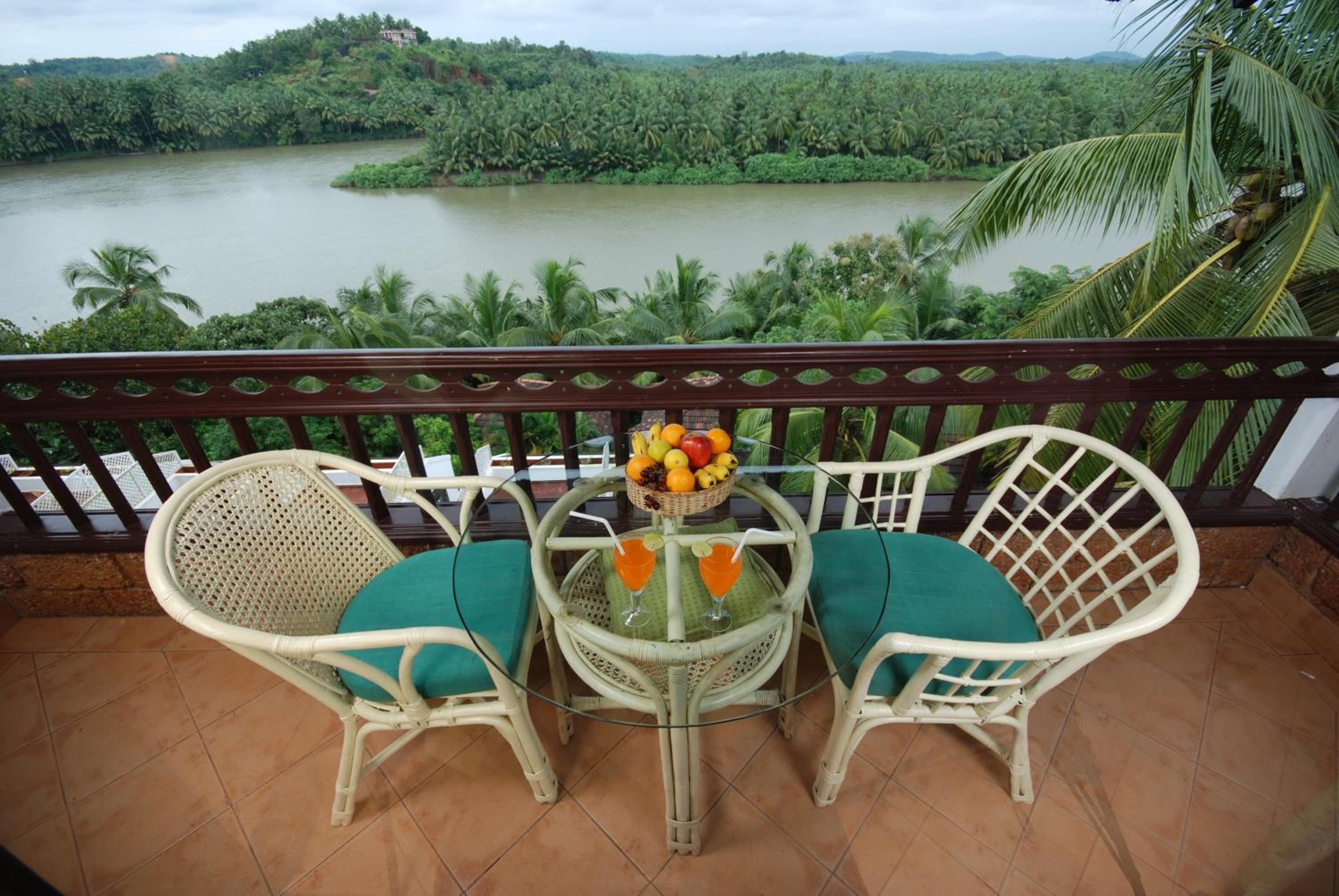 Deluxe River View - Free Wifi - Photo 8