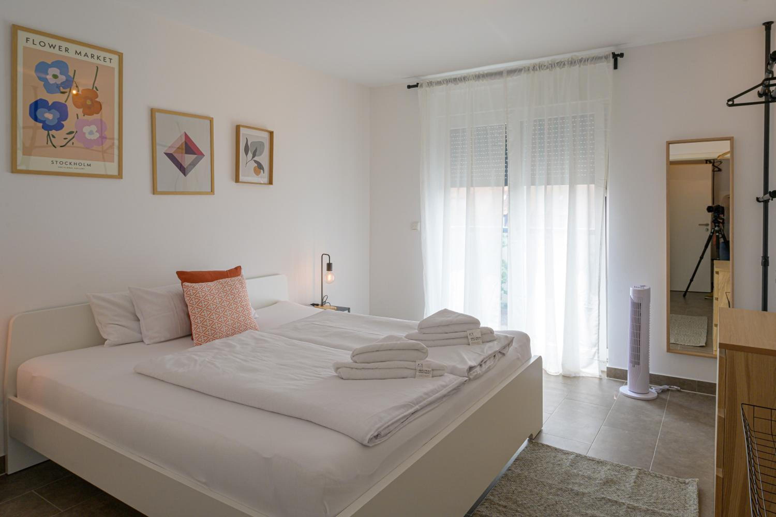 One-Bedroom Apartment - Photo 1