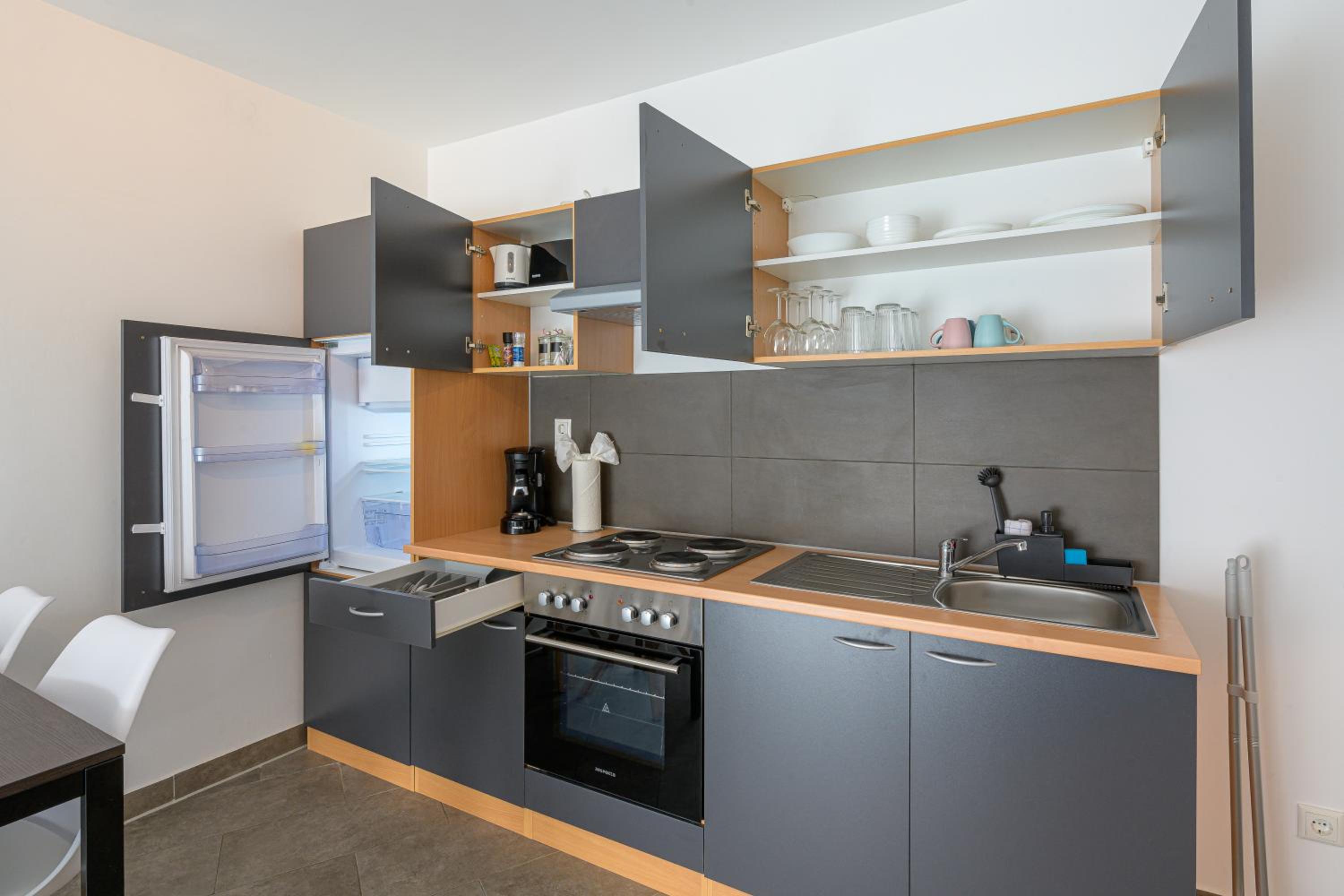 One-Bedroom Apartment - Photo 11