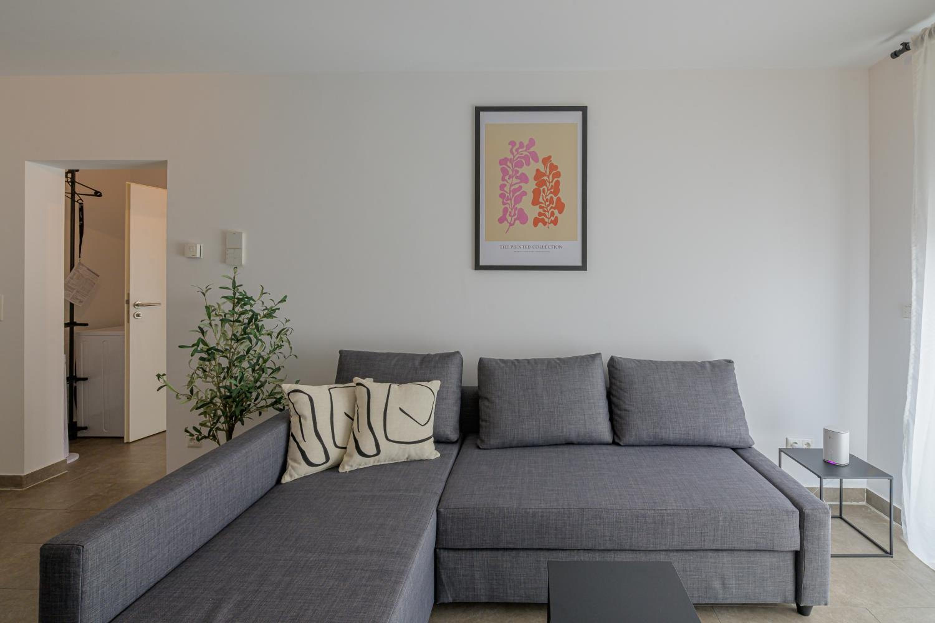 One-Bedroom Apartment - Photo 13