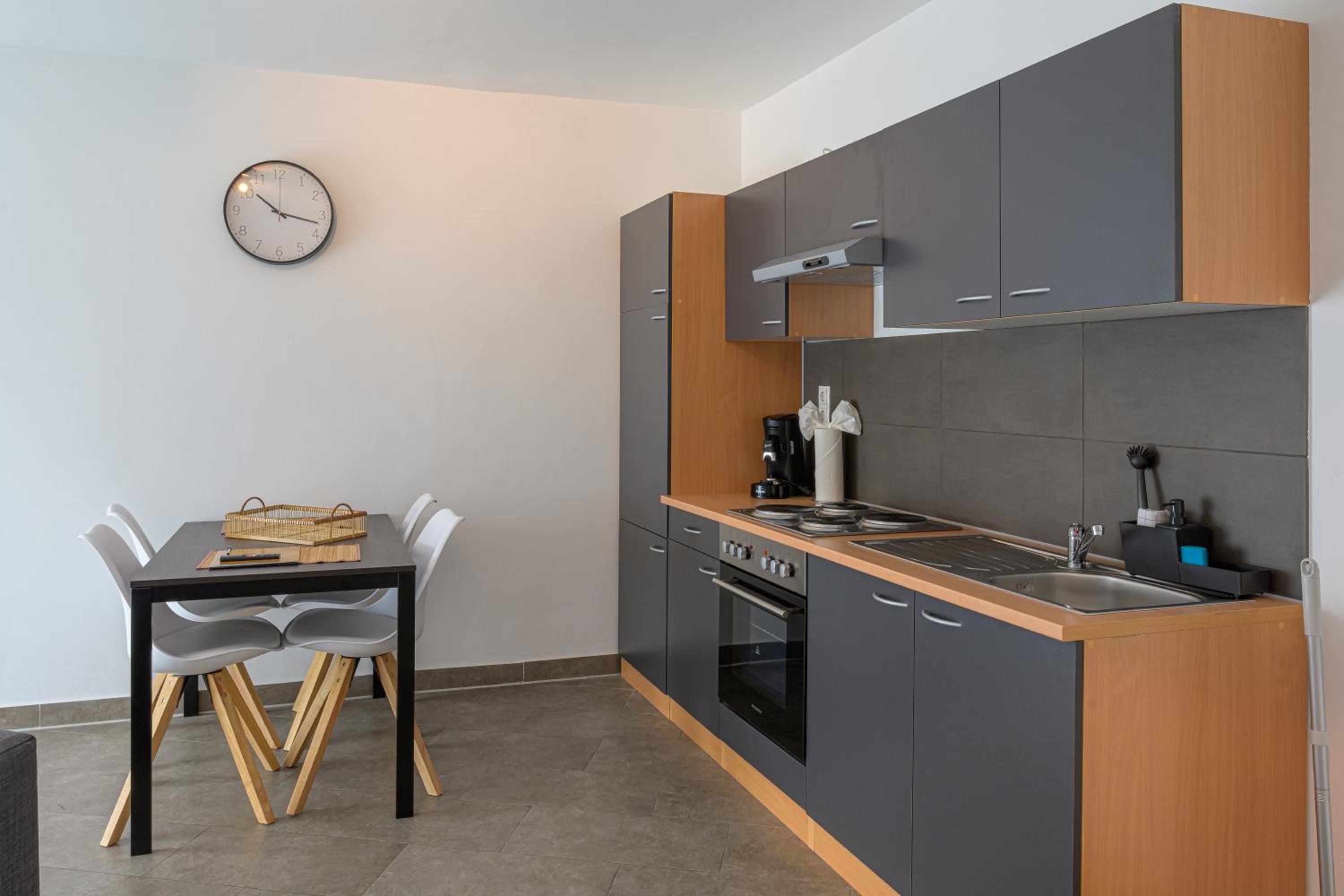 One-Bedroom Apartment - Photo 10