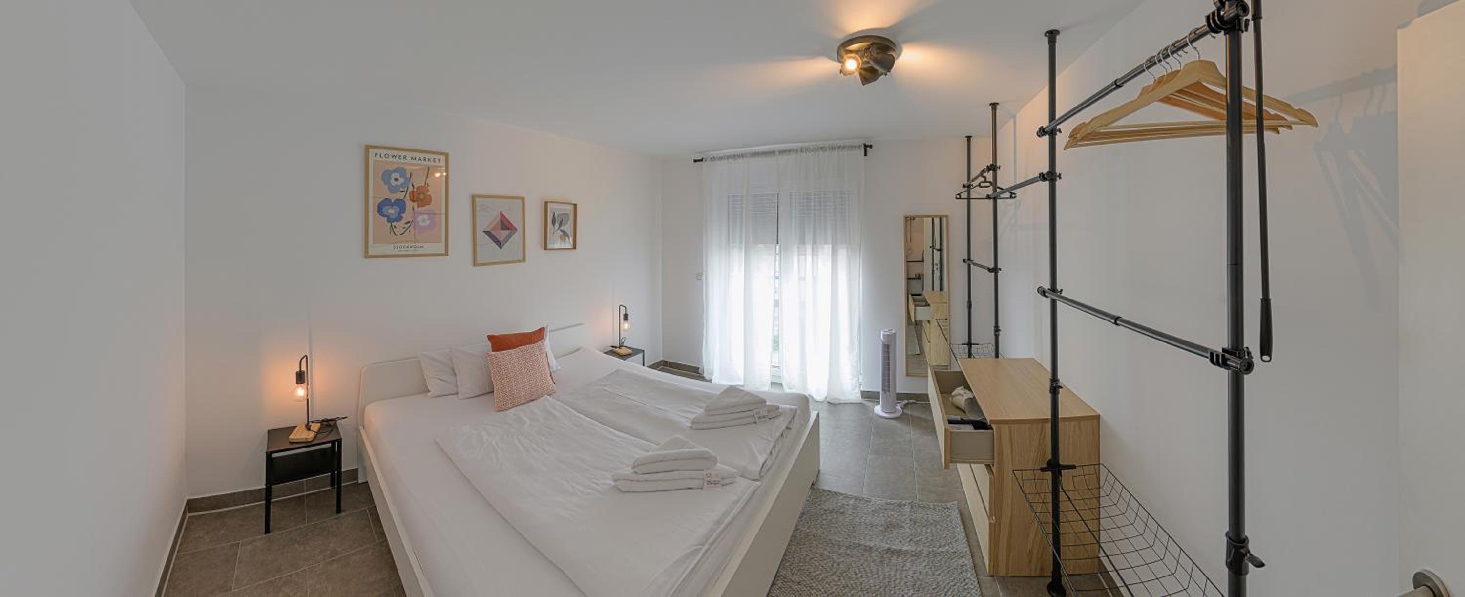 One-Bedroom Apartment - Photo 9
