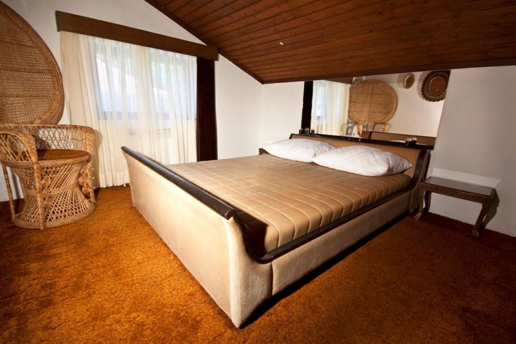 Double Room - Photo 2