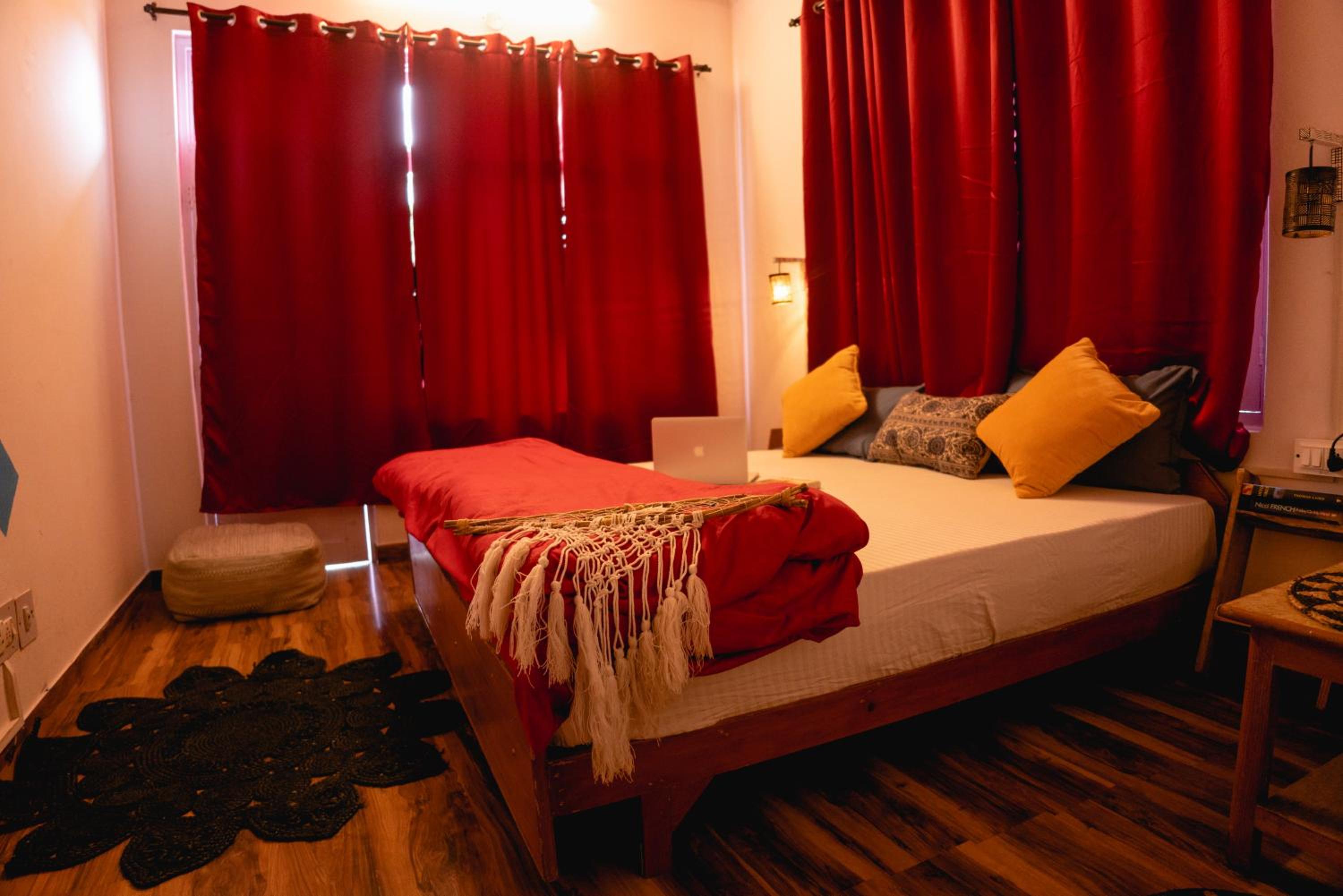 Deluxe Double Room with Balcony - Photo 2