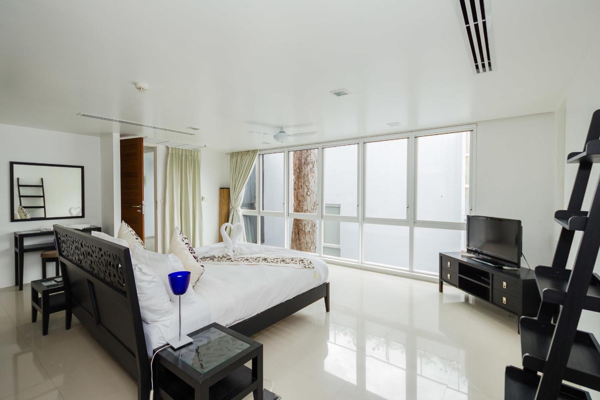 Jane Eyes 5 Bedroom Villa with Private Pool - Photo 35