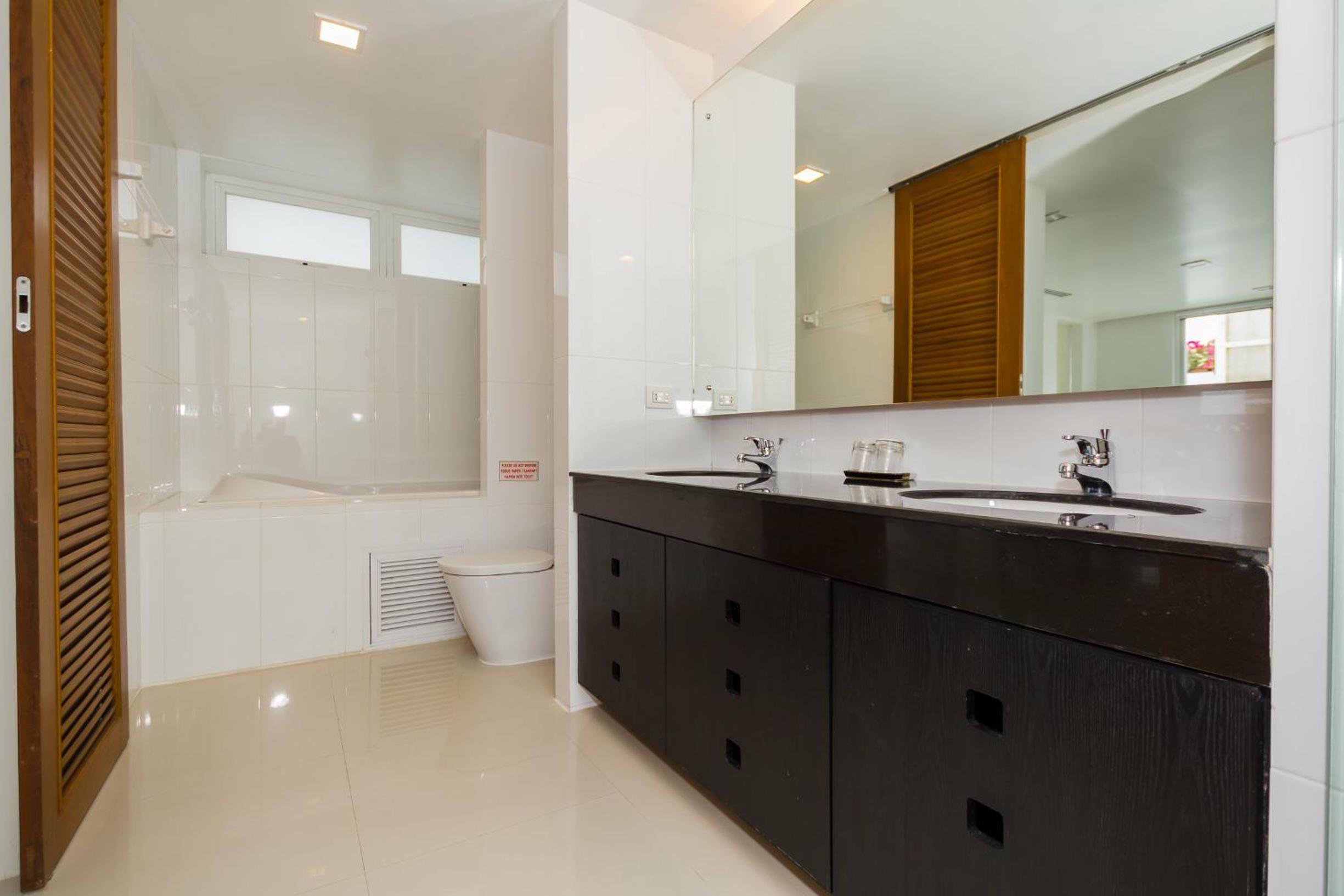 Jane Eyes 5 Bedroom Villa with Private Pool - Photo 34