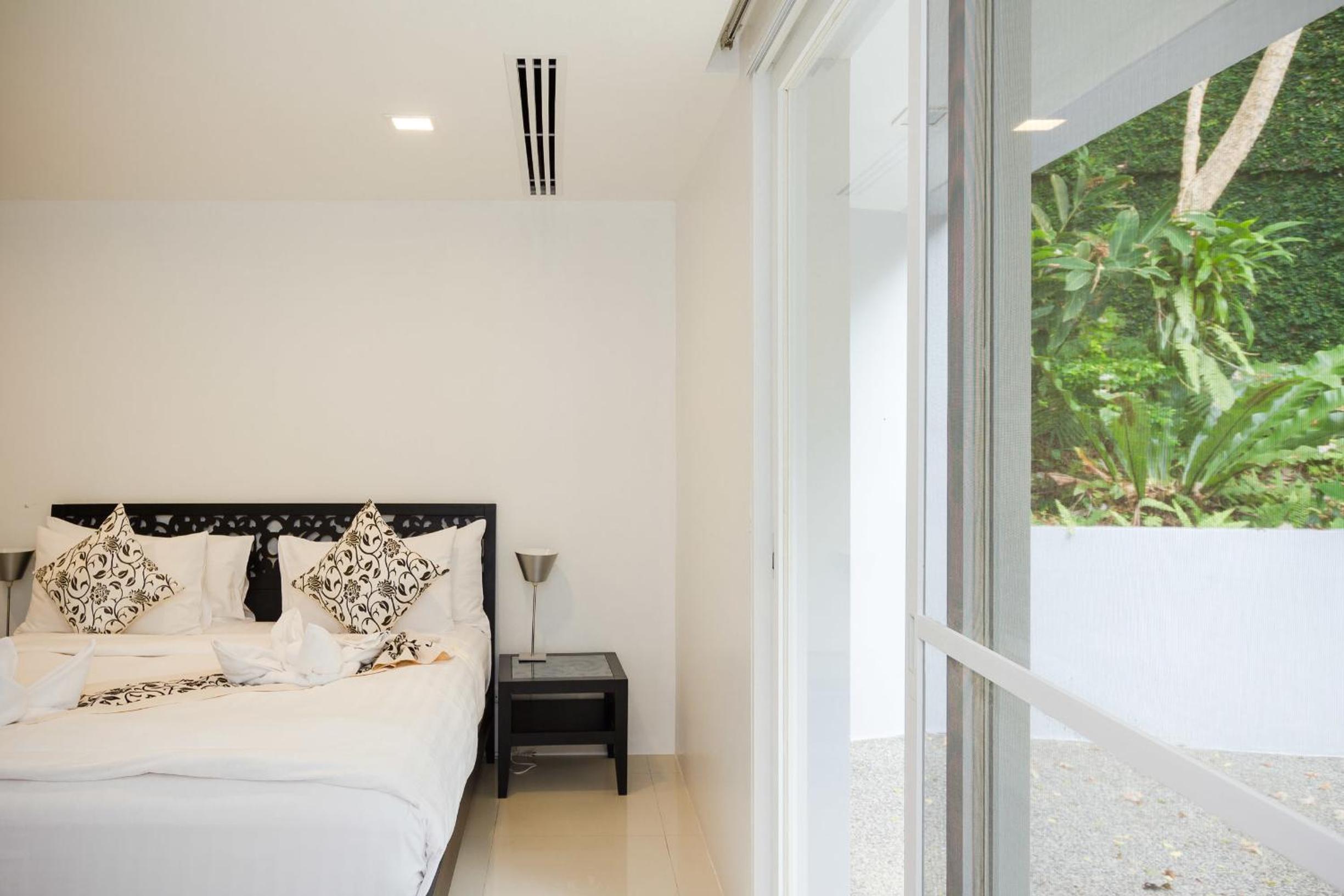 Jane Eyes 5 Bedroom Villa with Private Pool - Photo 32