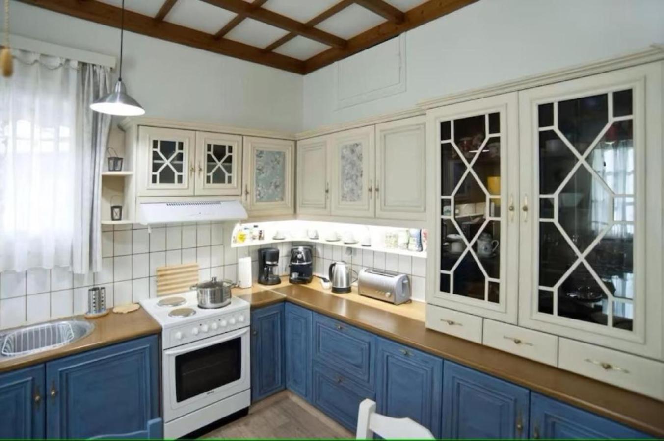 Three-Bedroom Apartment - Photo 12