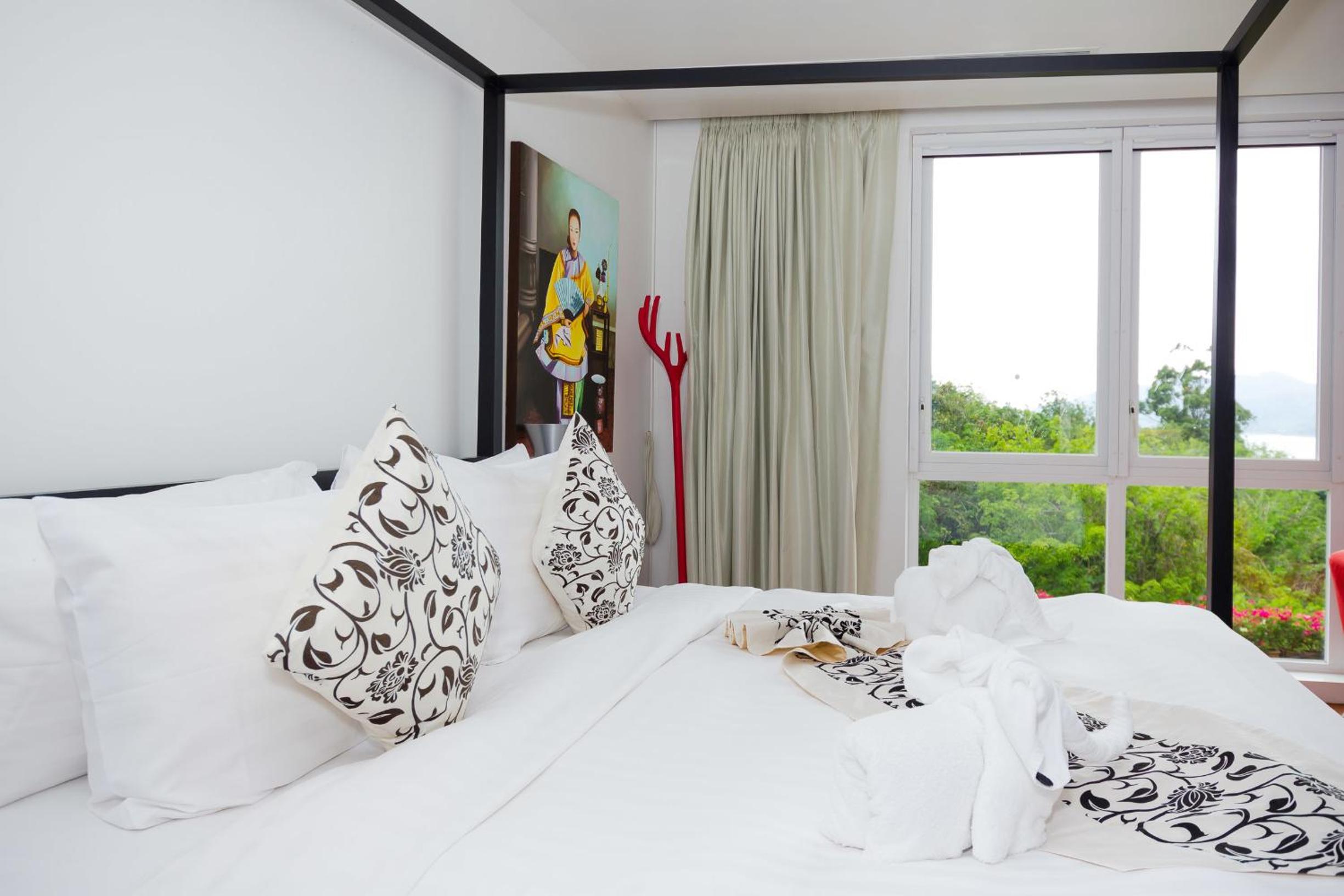Jane Eyes 5 Bedroom Villa with Private Pool - Photo 24