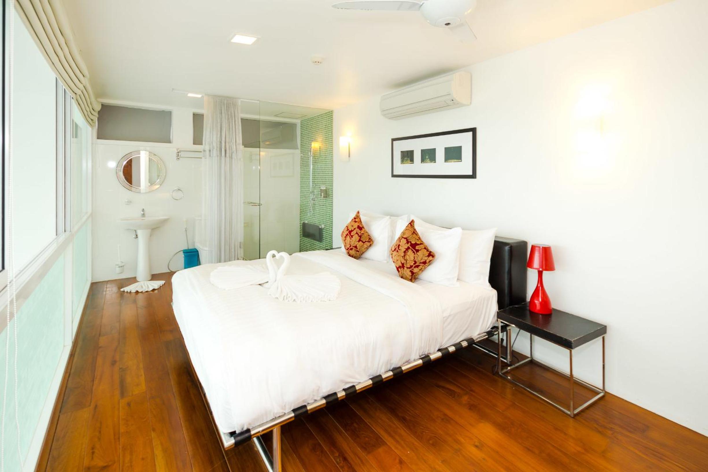 Jane Eyes 5 Bedroom Villa with Private Pool - Photo 18