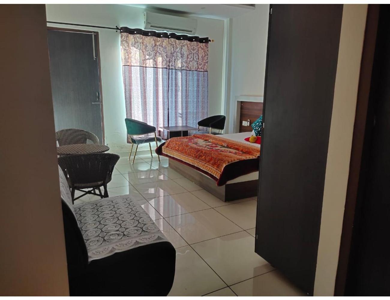 Deluxe Double Room With Balcony photo 2