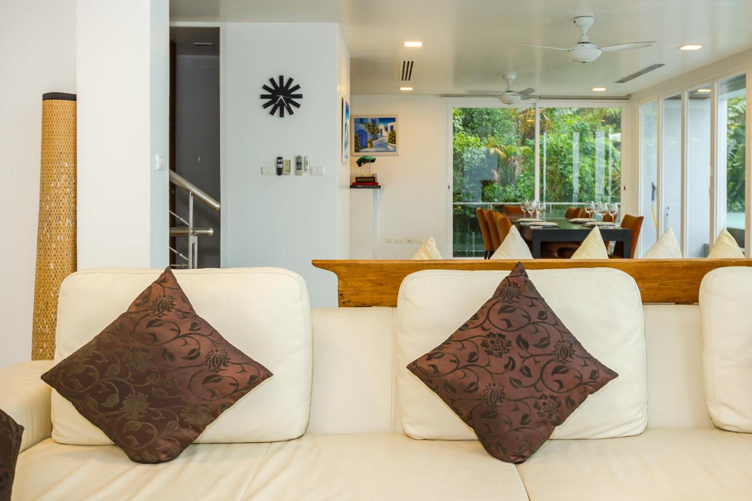 Jane Eyes 5 Bedroom Villa with Private Pool - Photo 6