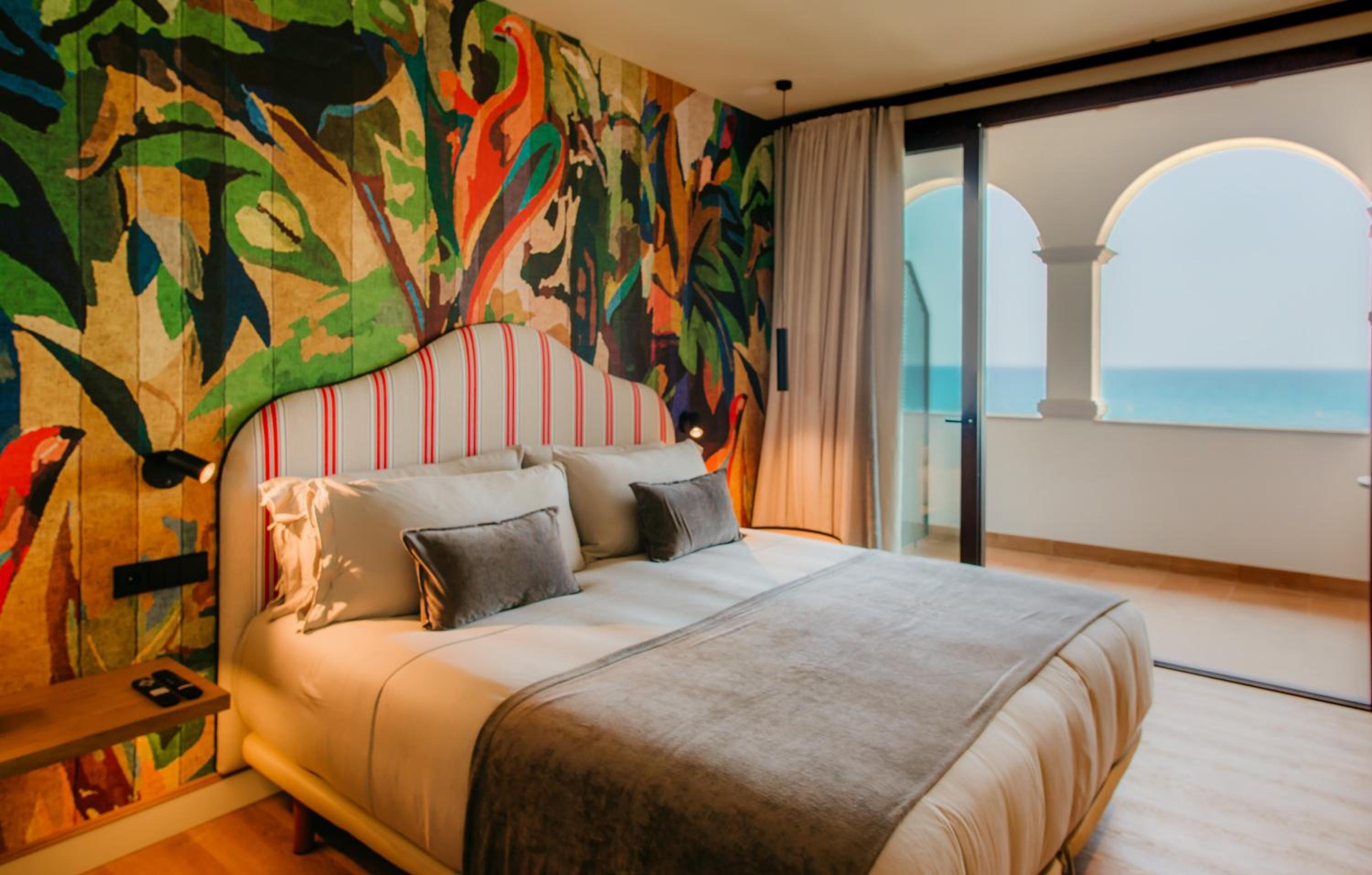 Deluxe Twin Room with Sea View photo 3