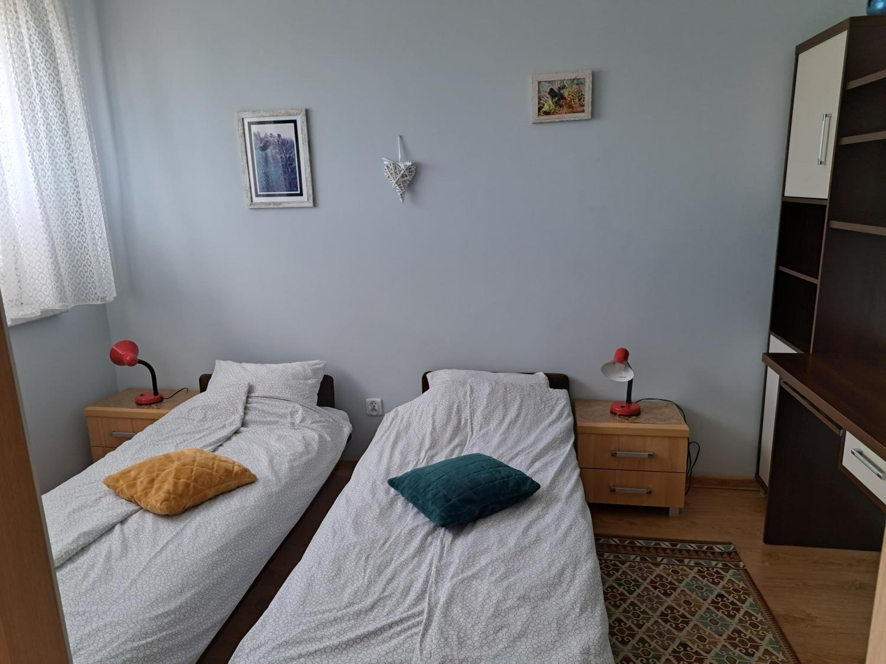 One-Bedroom Apartment - Photo 2