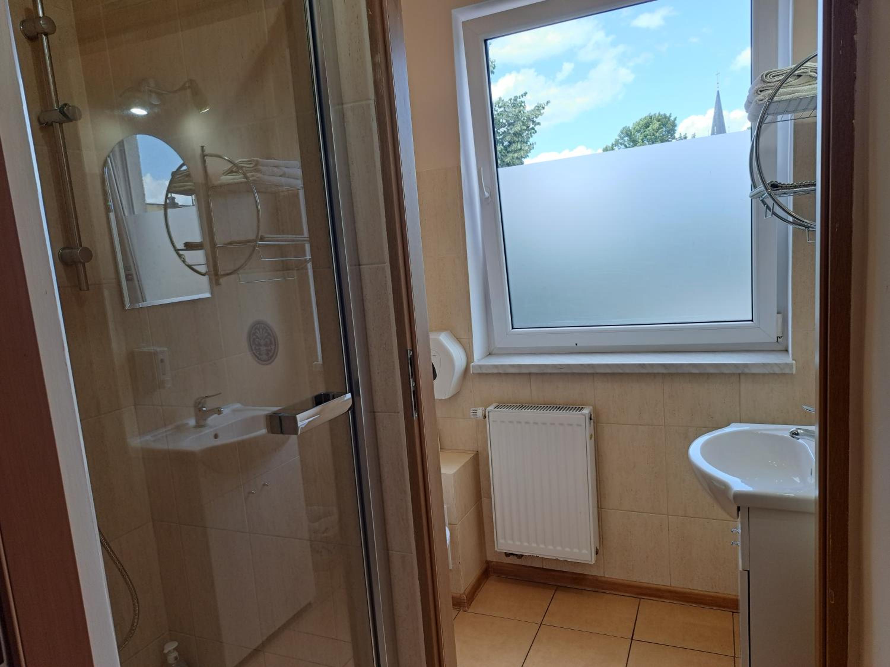 One-Bedroom Apartment - Photo 3