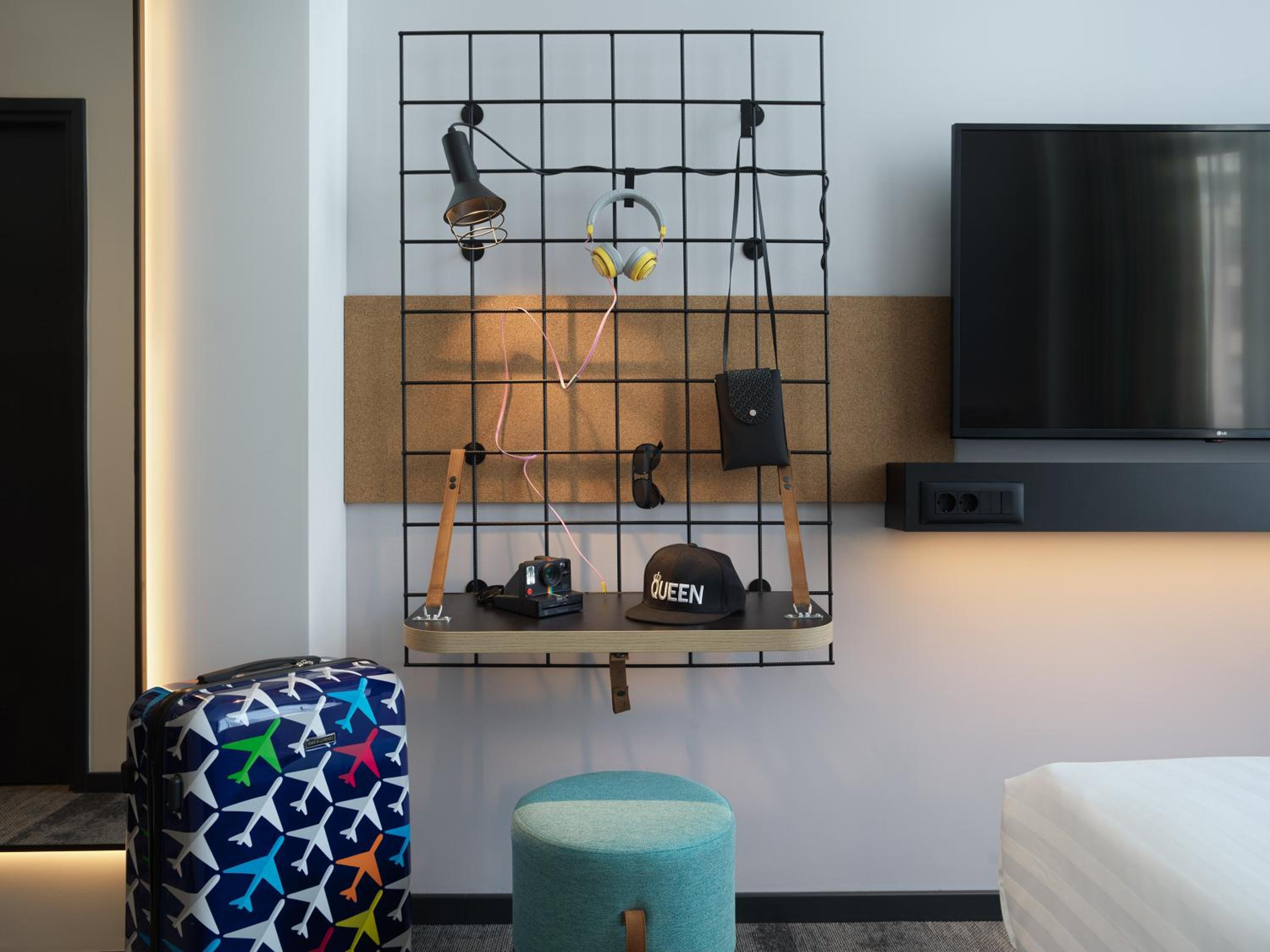 Queen Room with City View - Photo 1