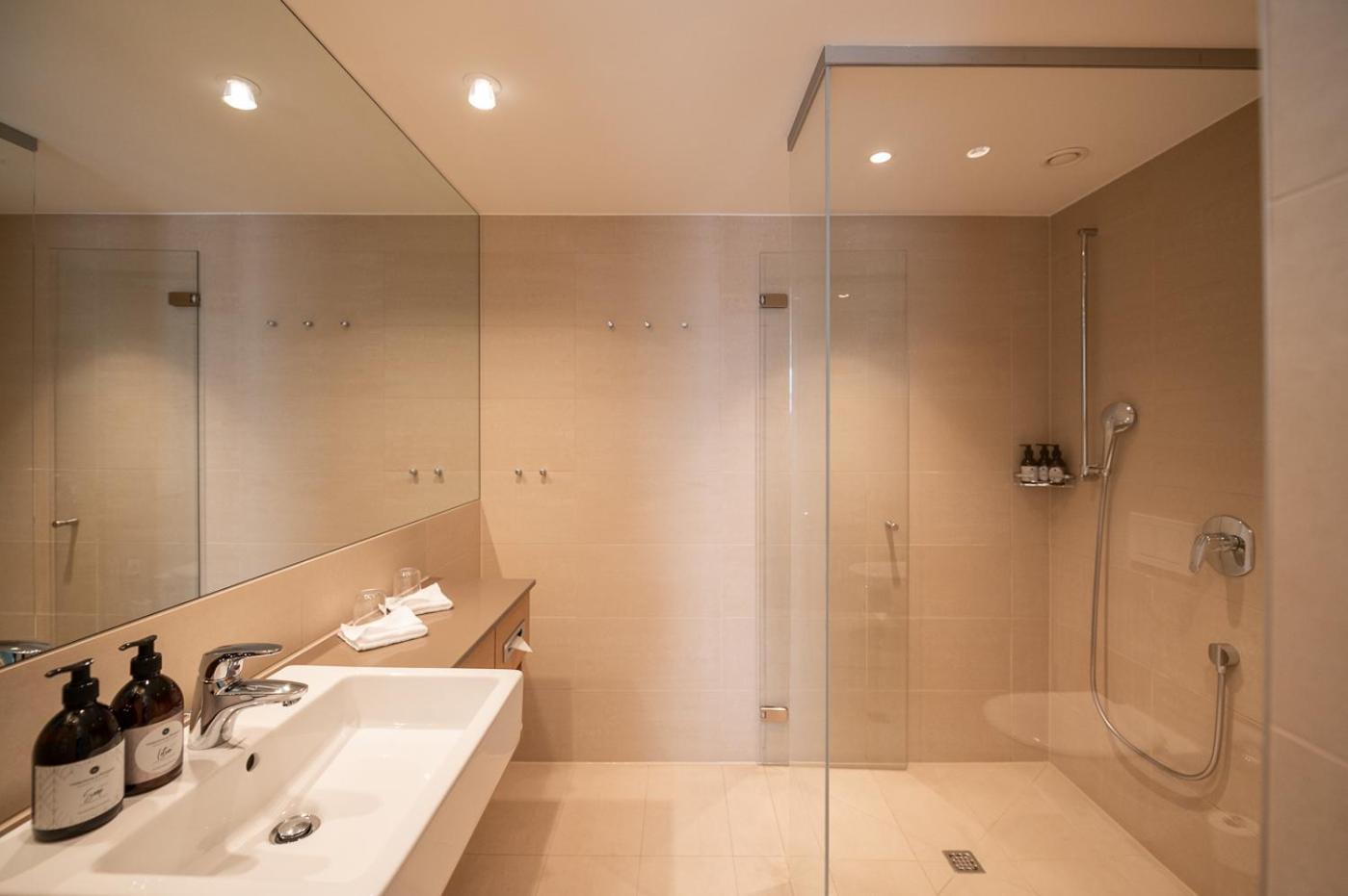 Standard Double Room - Photo 4
