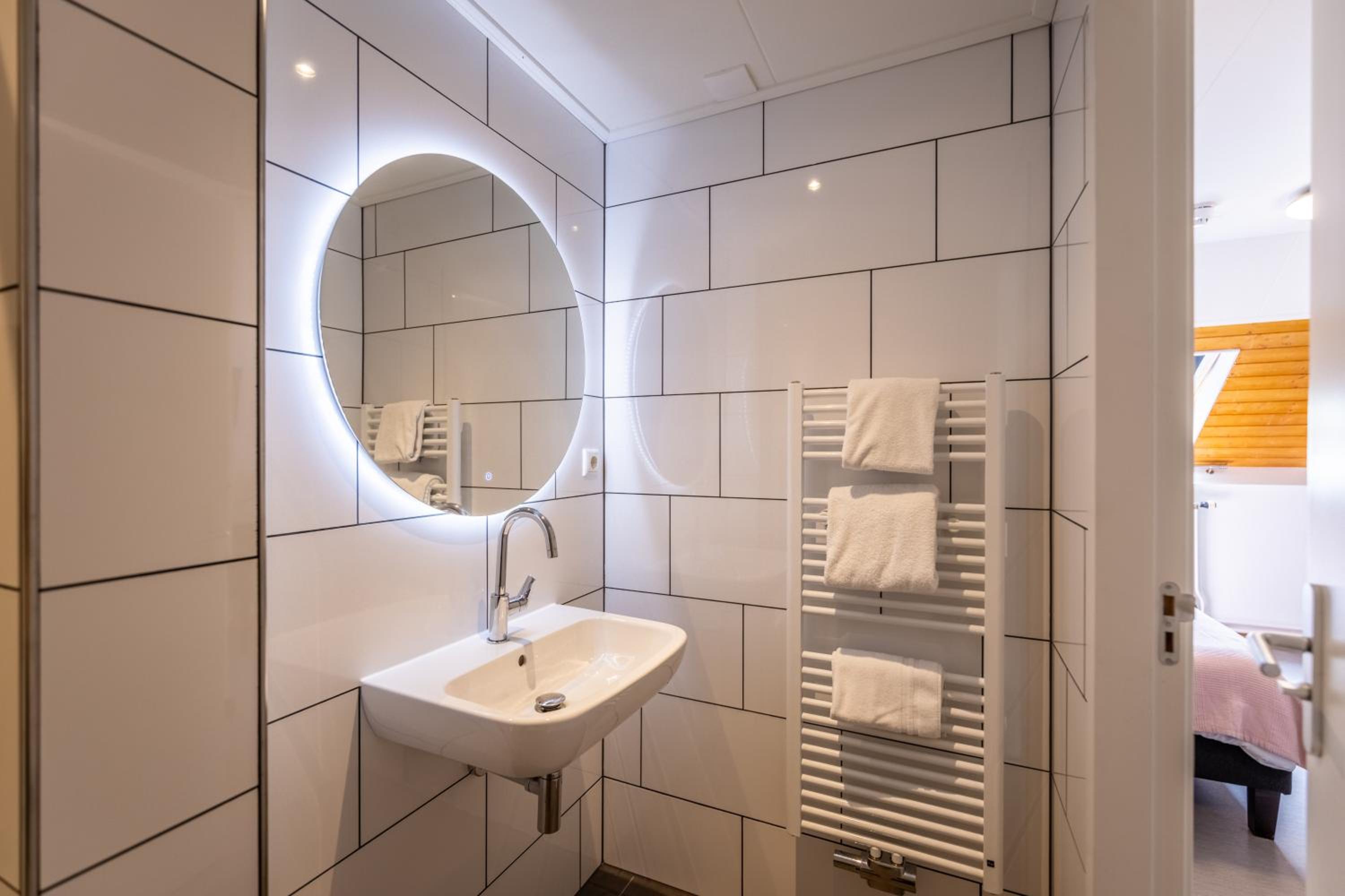 Standard Double or Twin Room photo 3