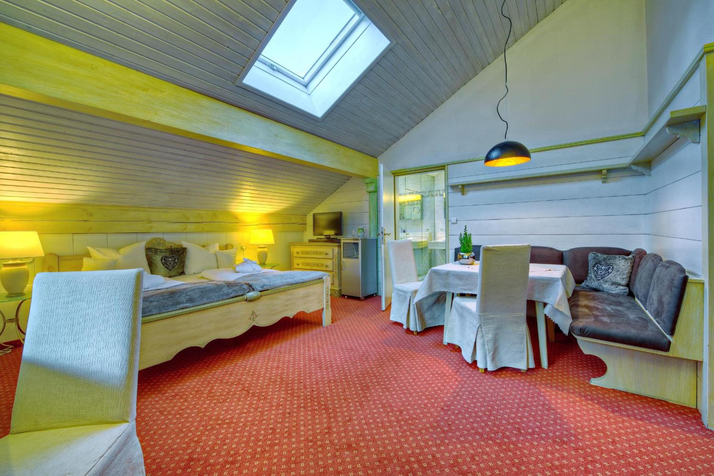 Budget Double Room photo 3