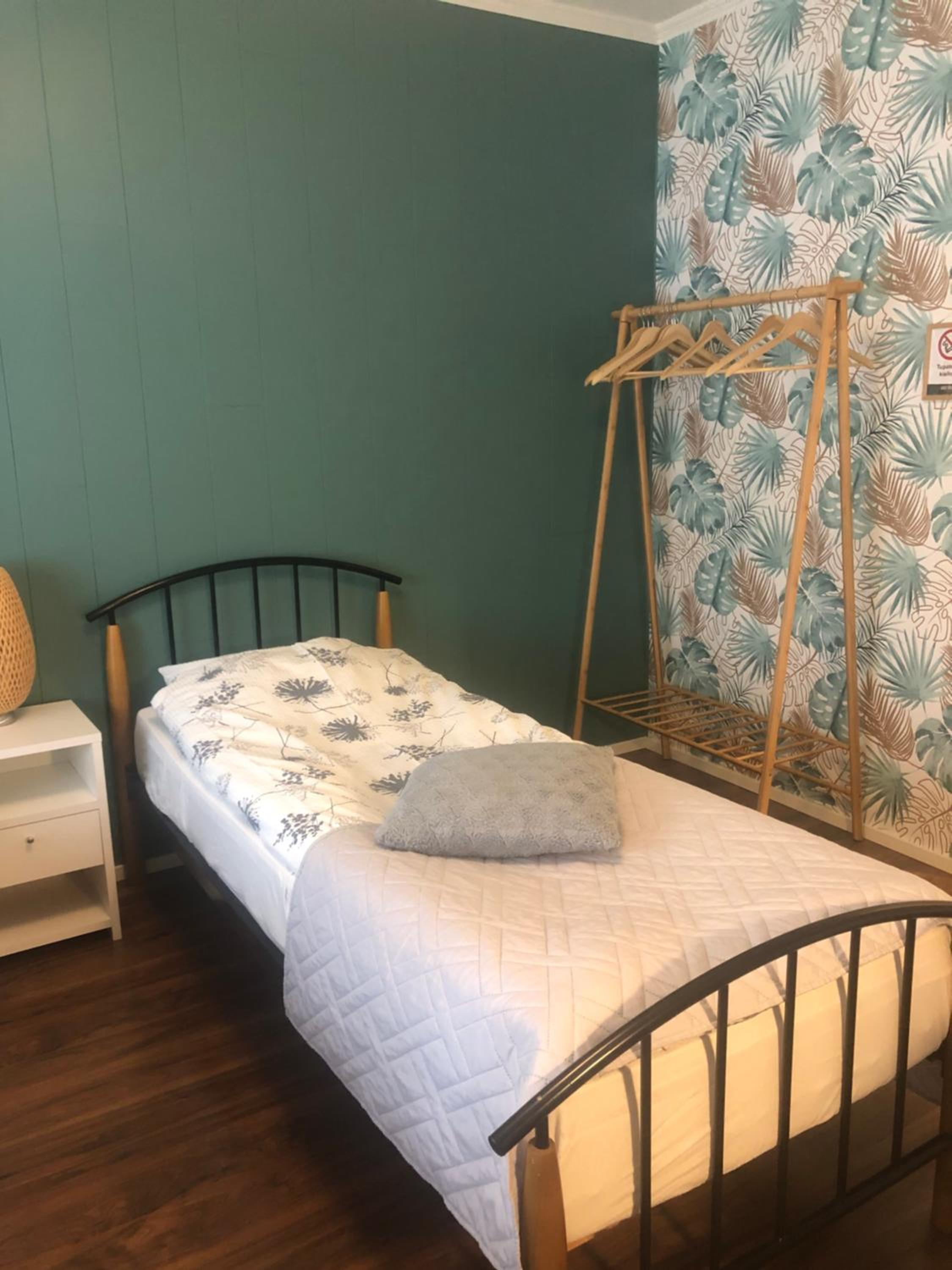 Twin Room - Photo 3