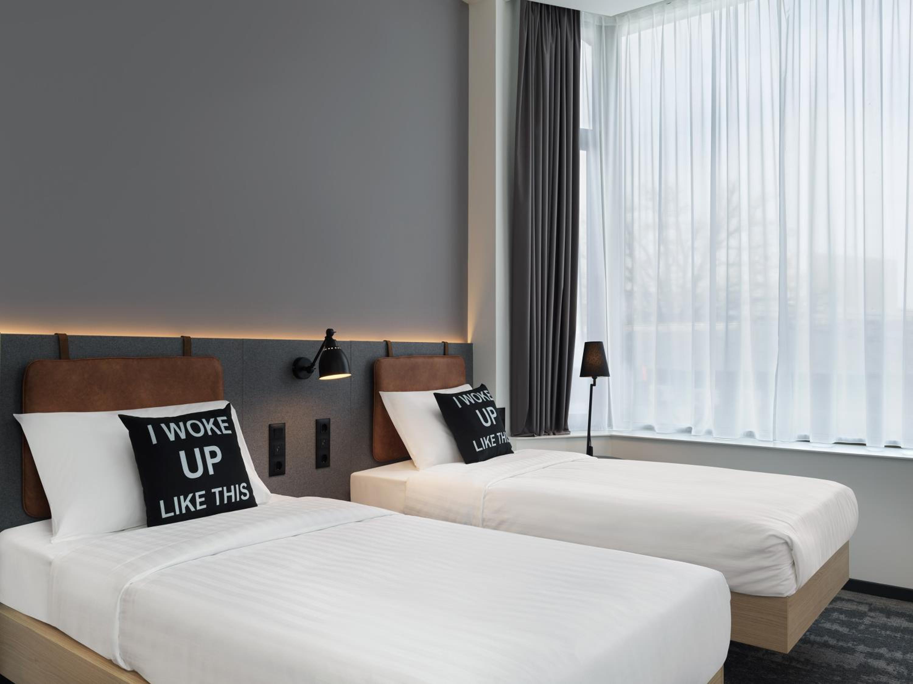 Booster Twin Room Room with City View - Photo 1