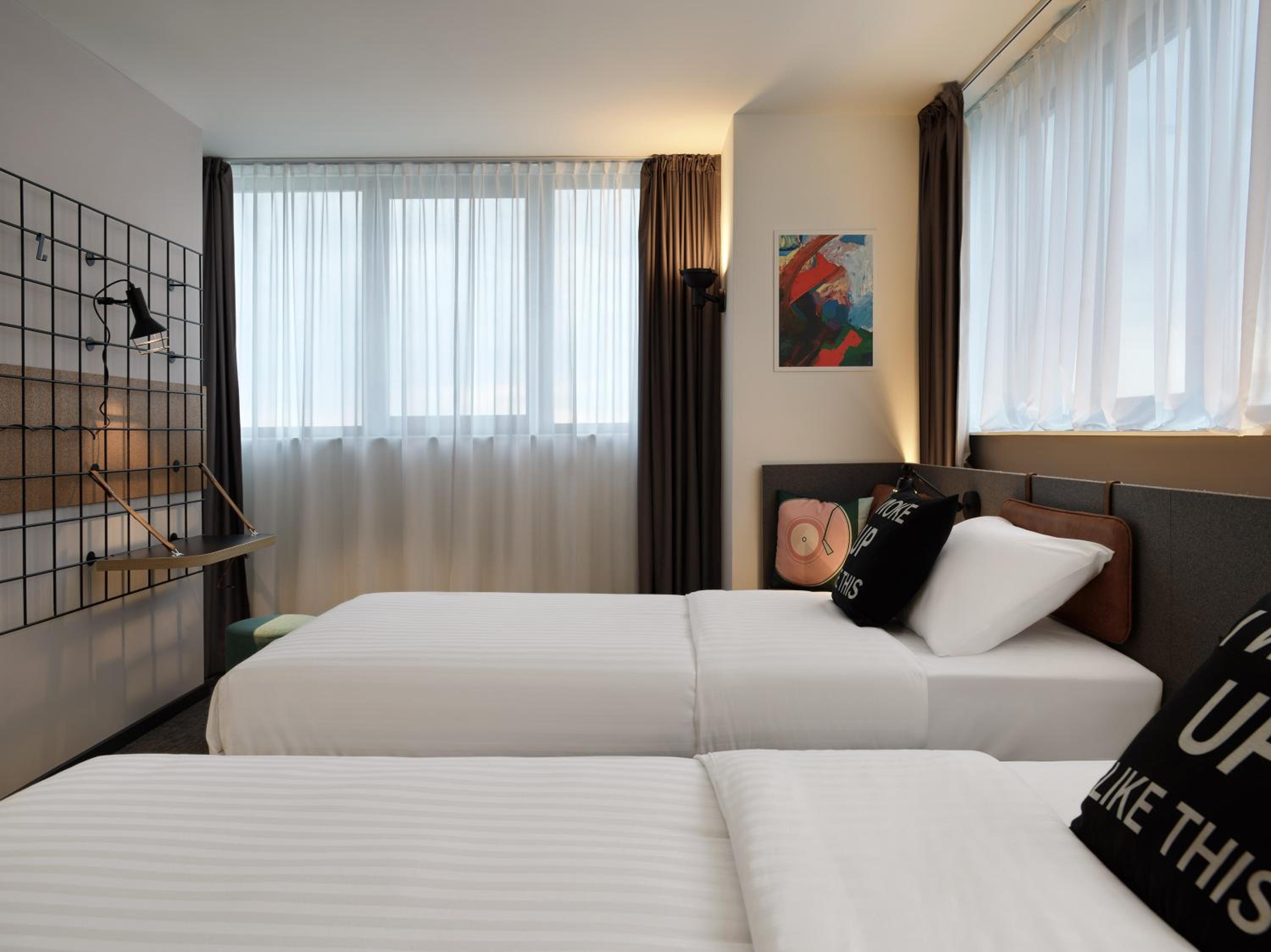 Booster Twin Room Room with City View - Photo 5