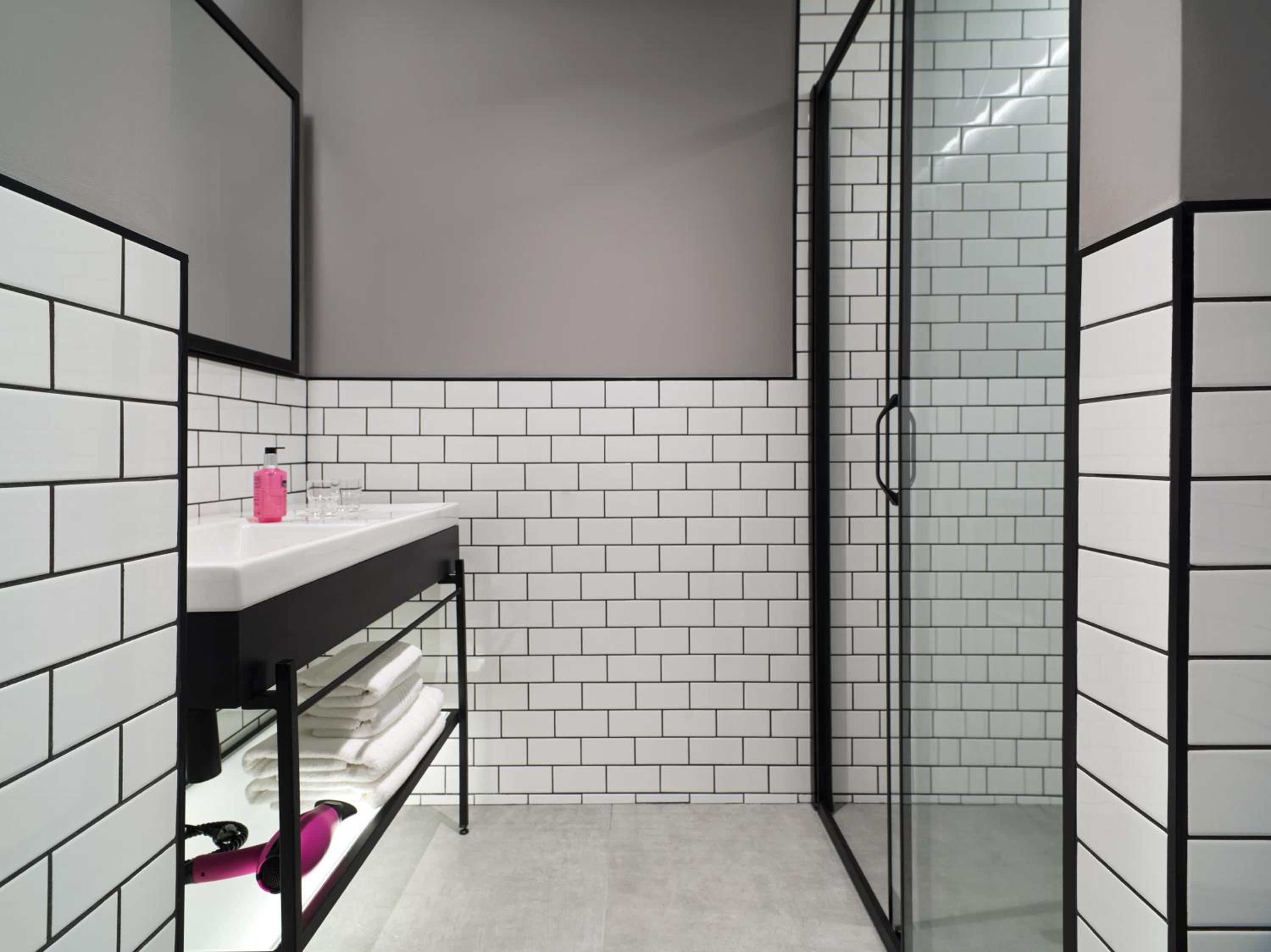 One-Bedroom Moxy Sweet Suite with City View - Photo 4