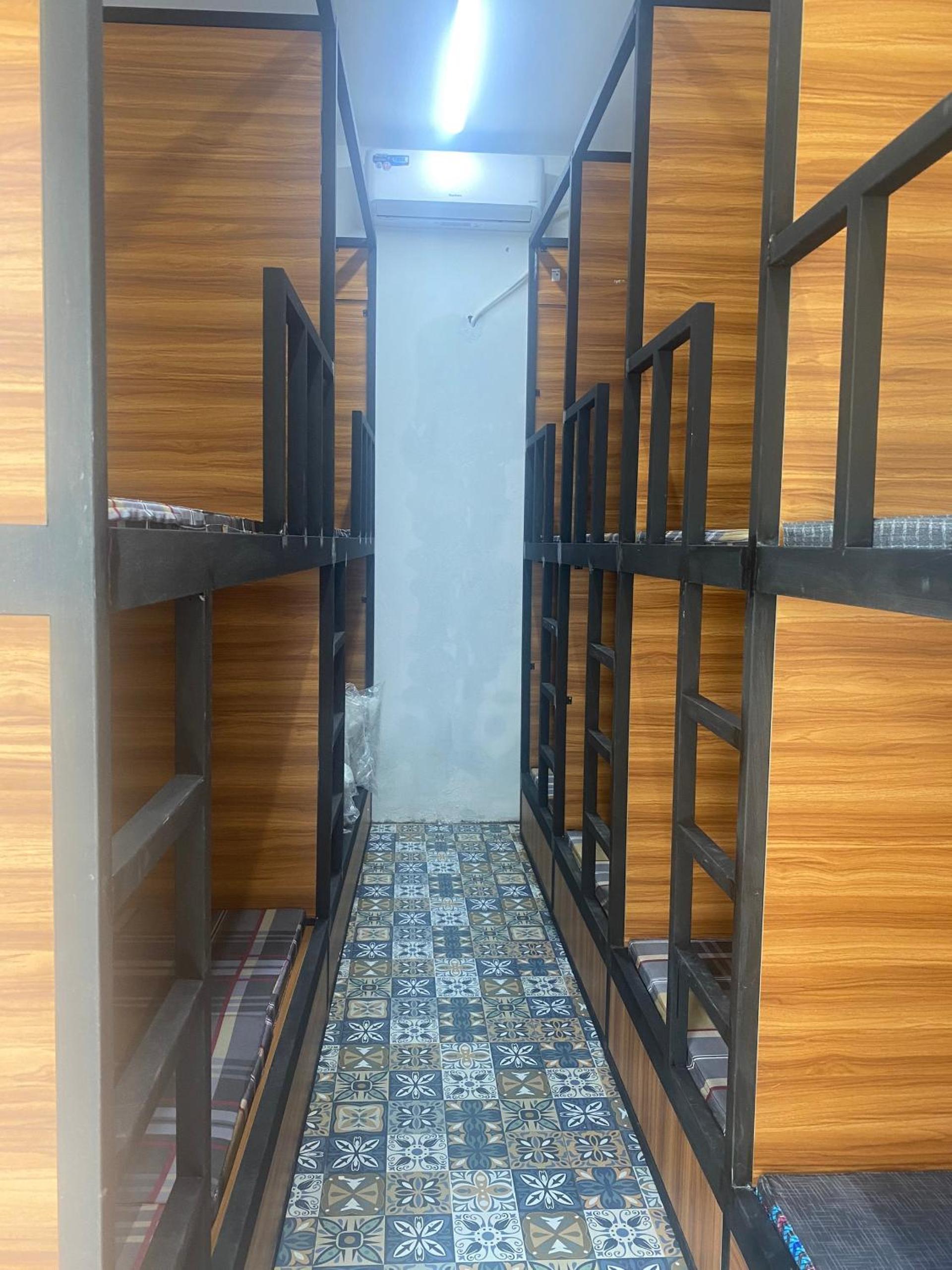 Bed in 8-Bed Dormitory Room photo 3