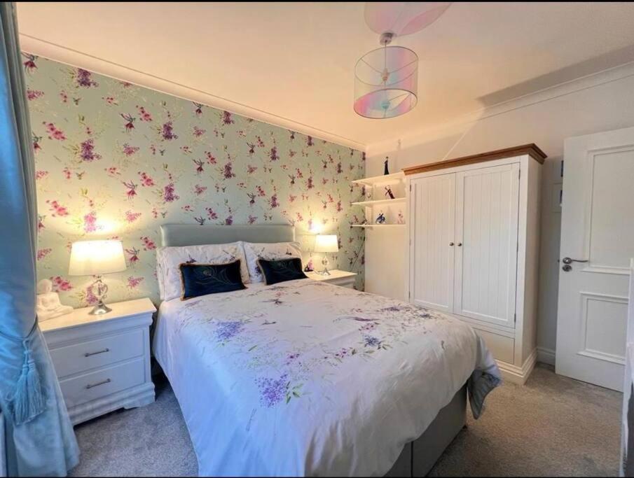 Four-Bedroom House photo 2