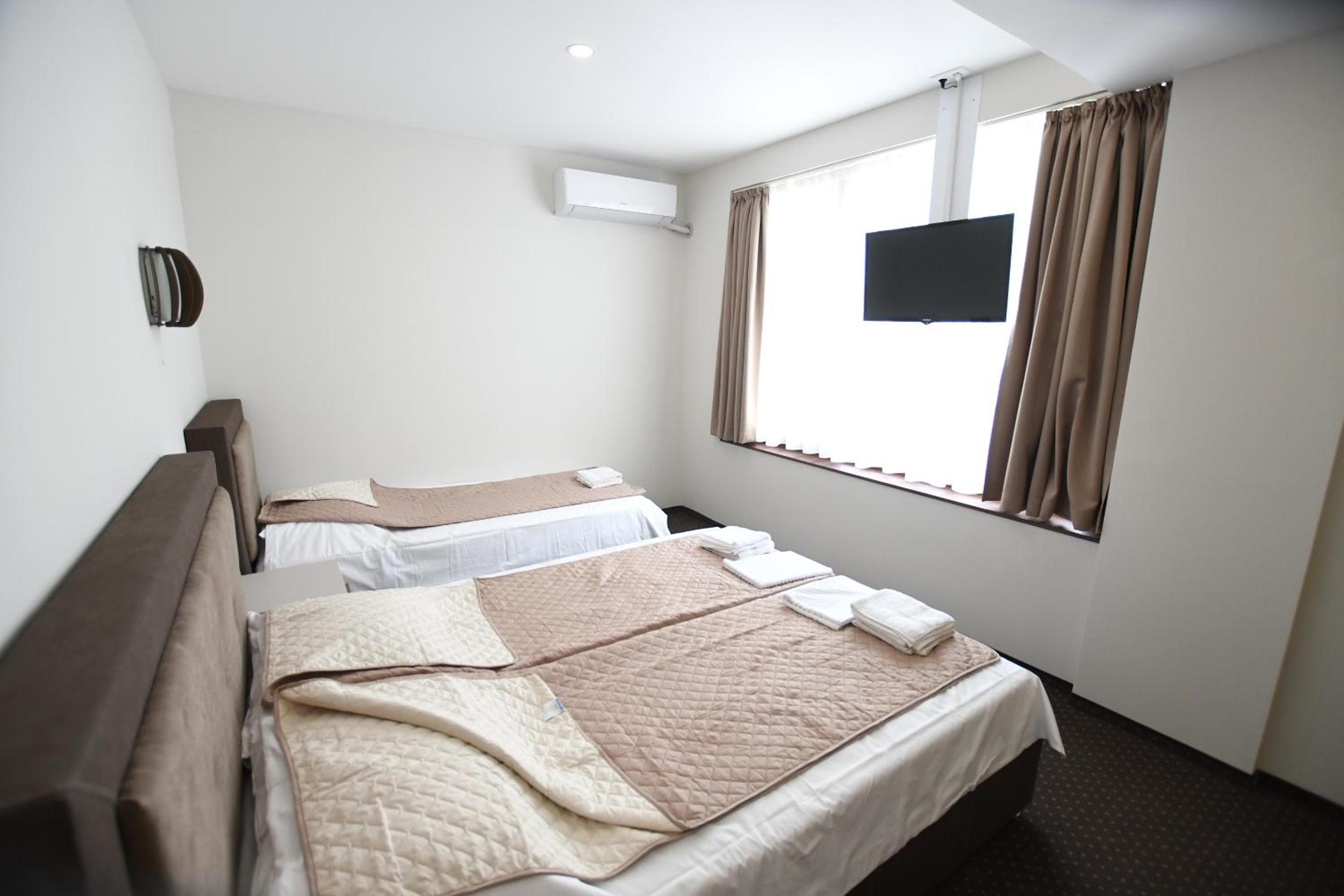 Triple Room with Bathroom photo 3