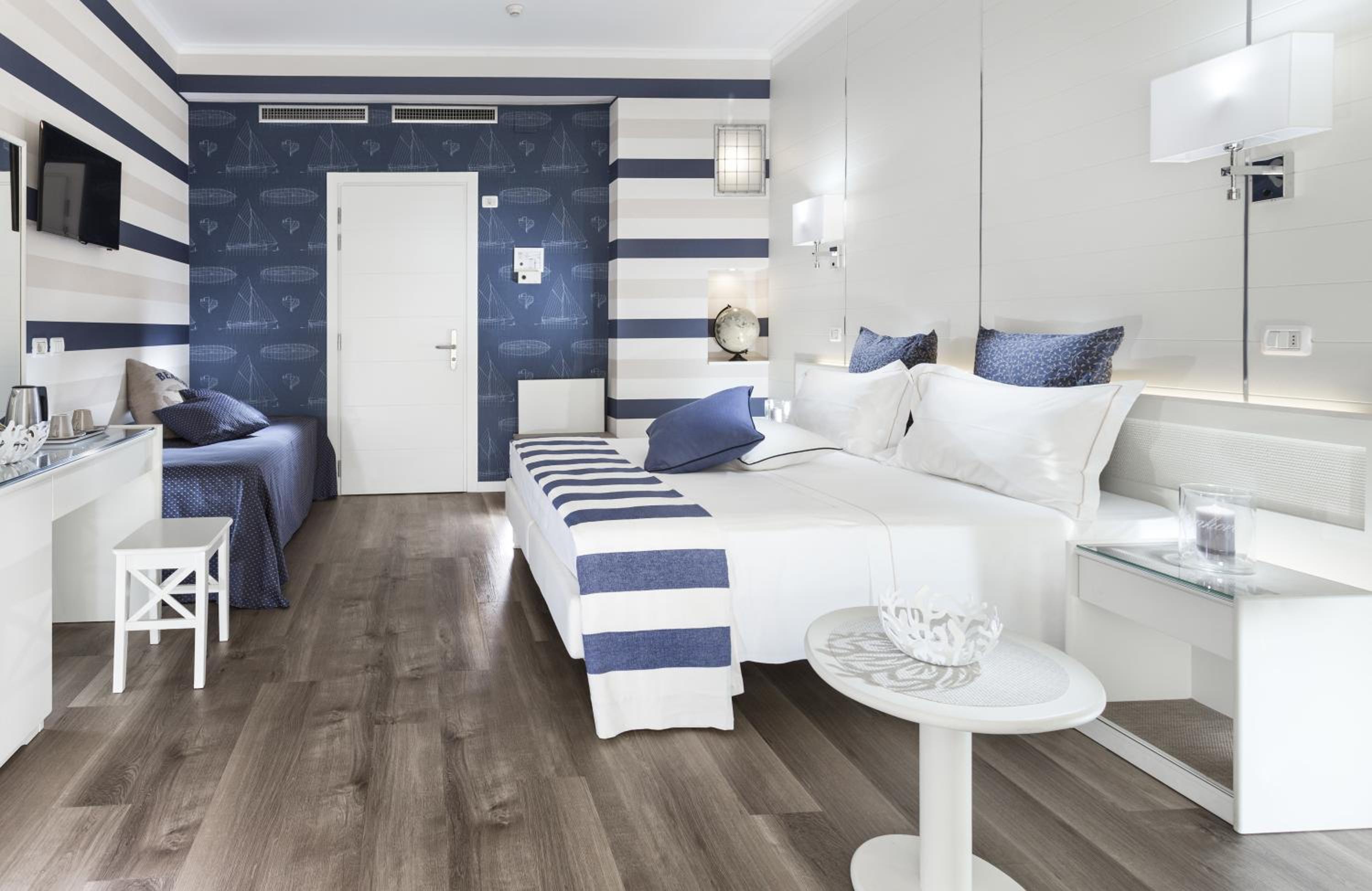 Junior Suite with Balcony photo 2