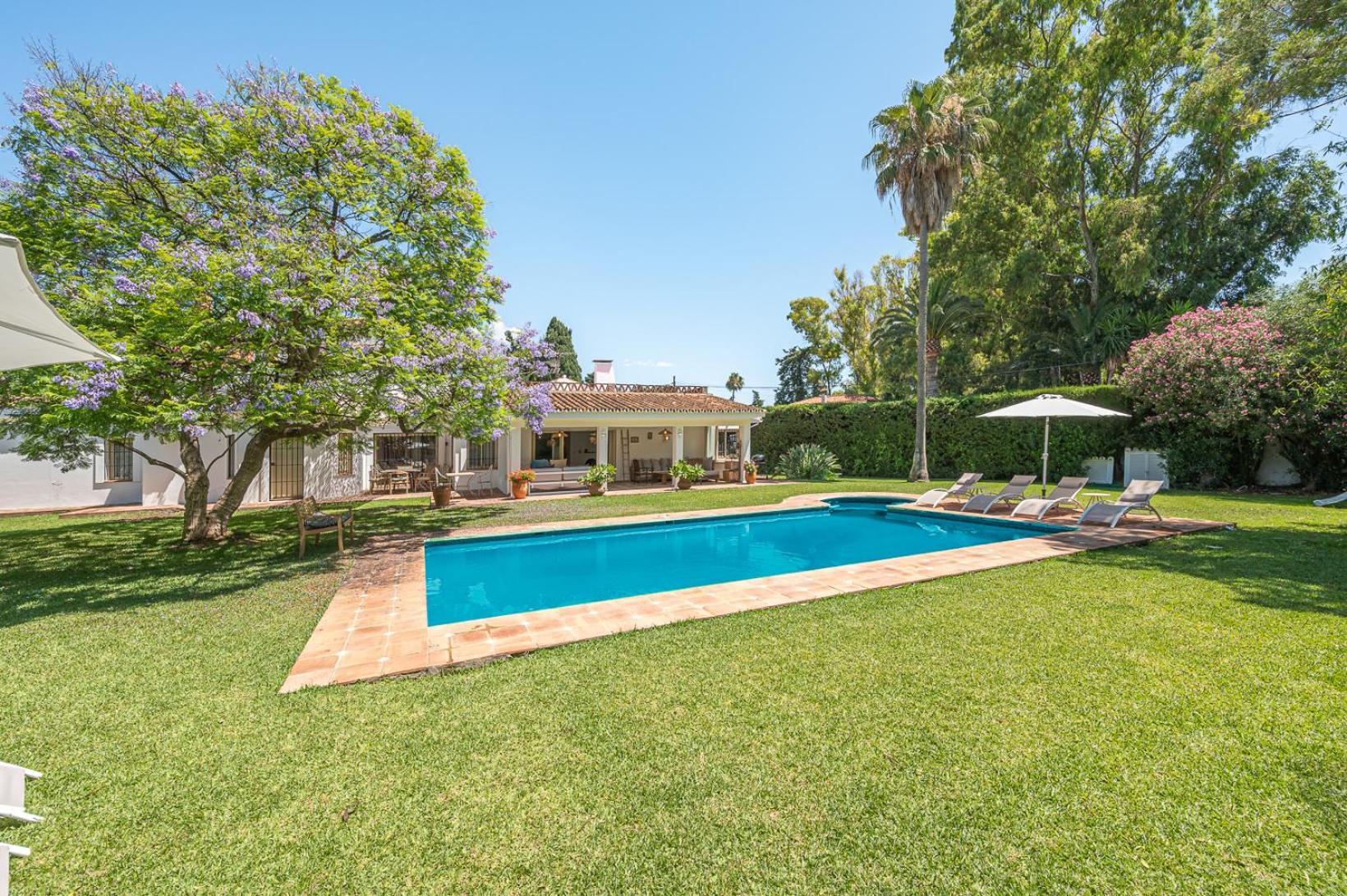 Villa photo 2