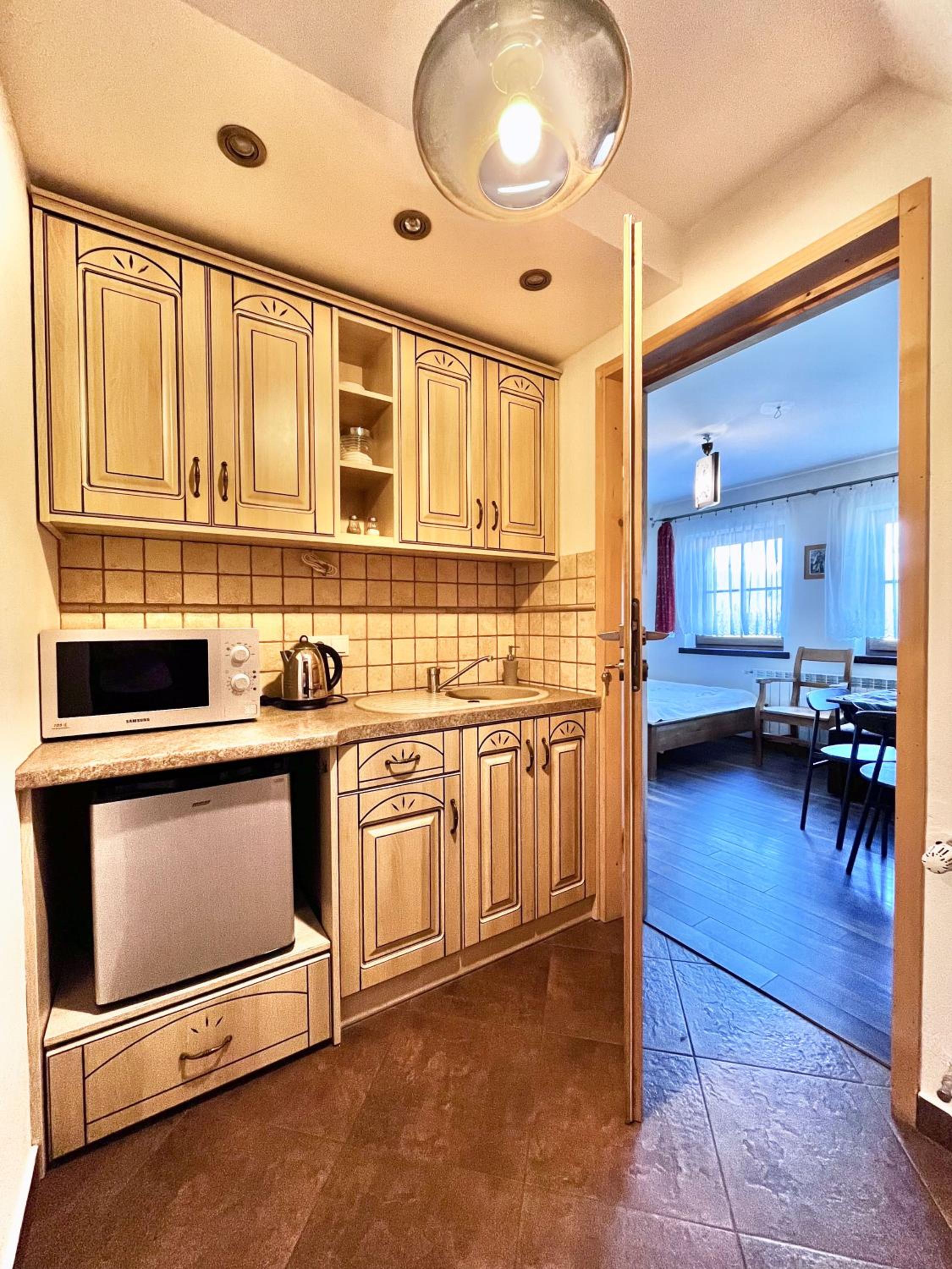 Family Room with Bathroom photo 3
