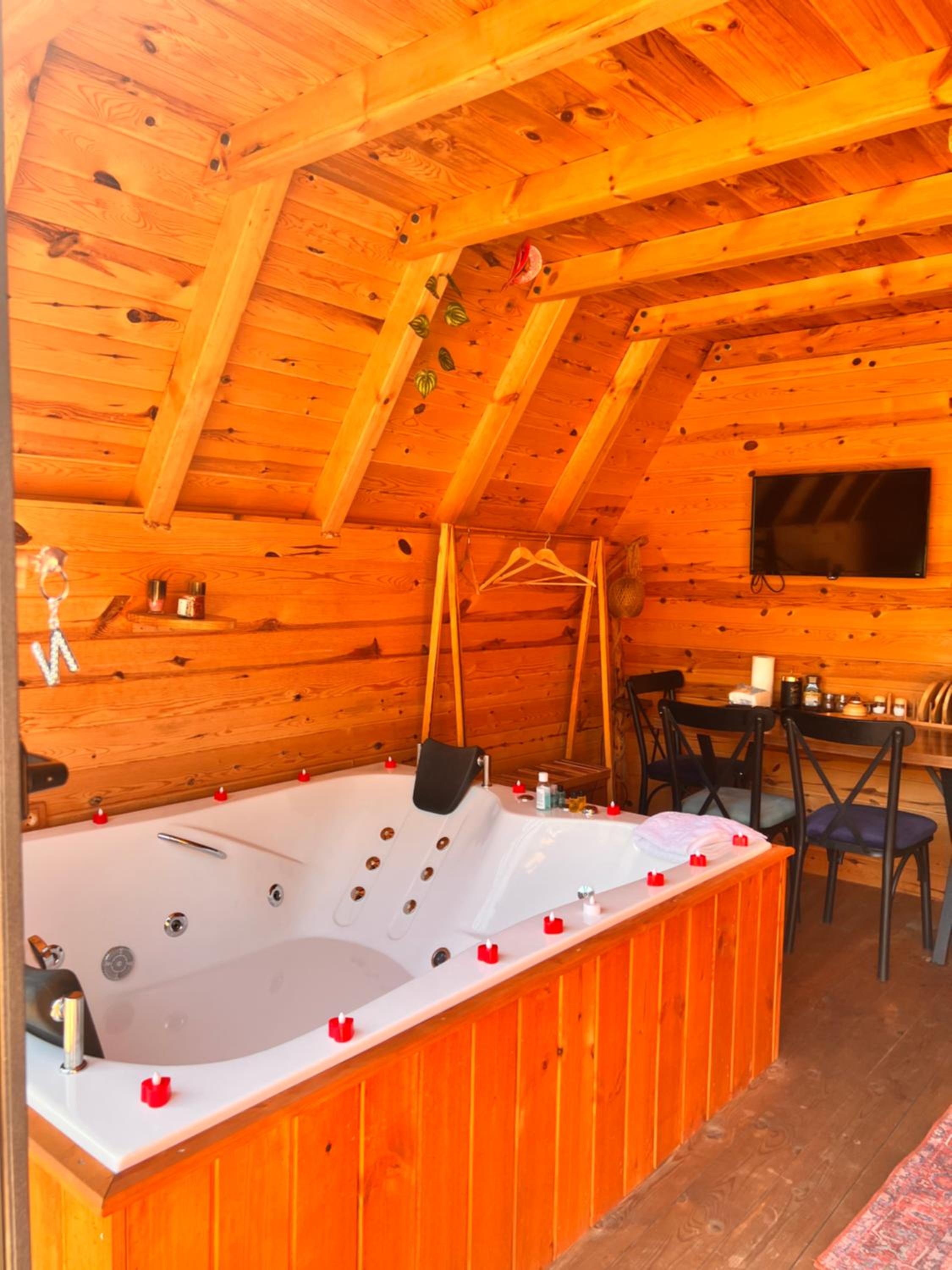 Deluxe Bungalow with Garden View - Photo 29