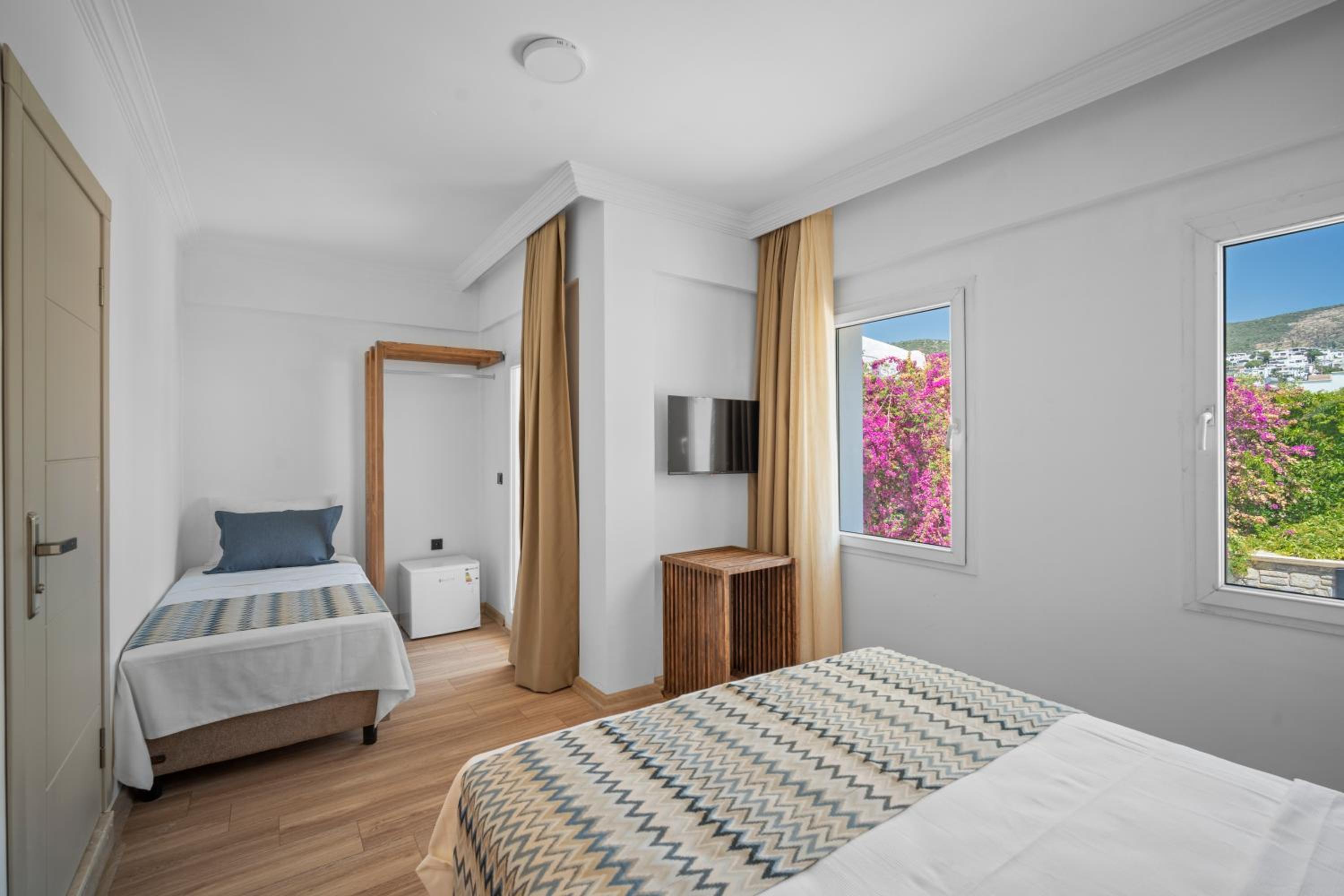 Standard Triple Room photo 3