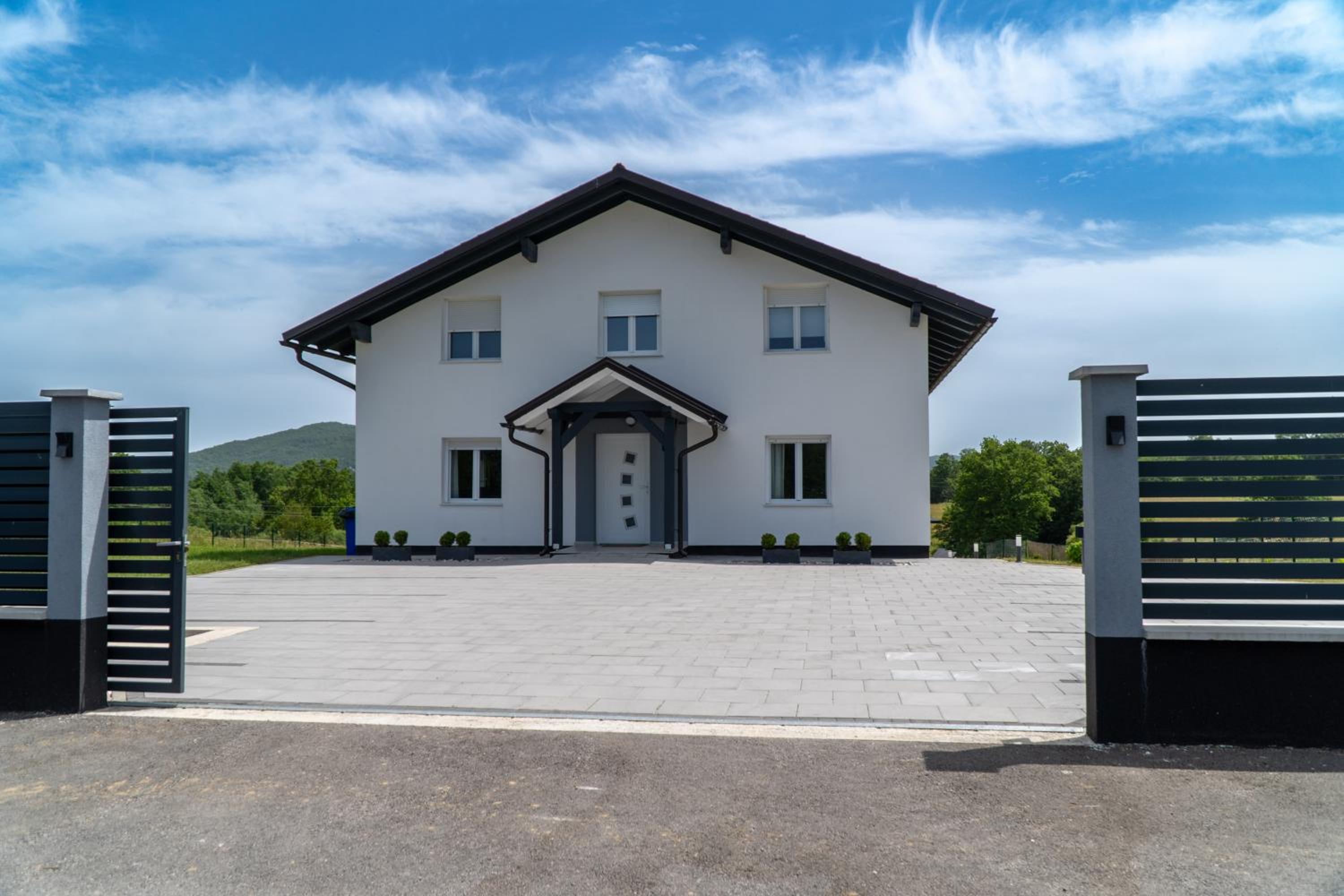 Villa with Private Pool - Photo 86