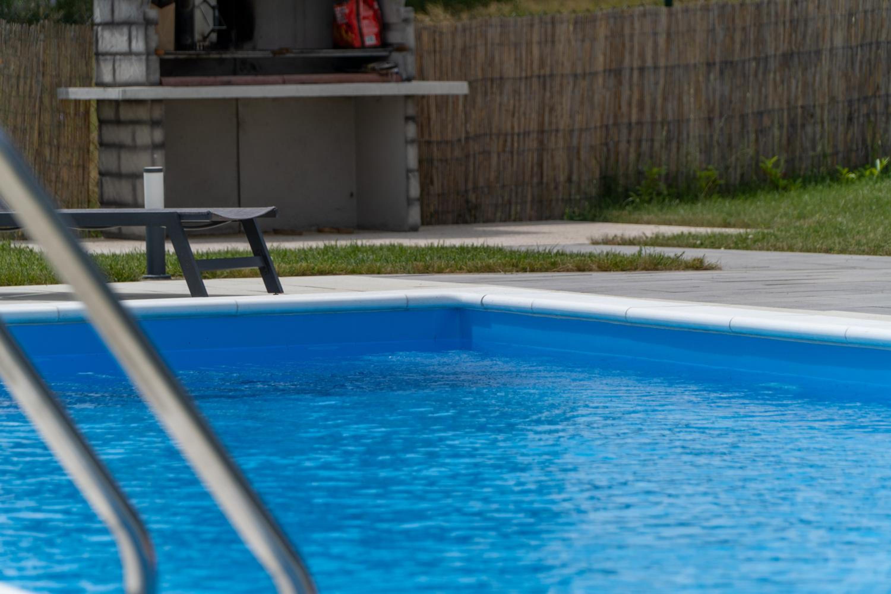 Villa with Private Pool - Photo 51