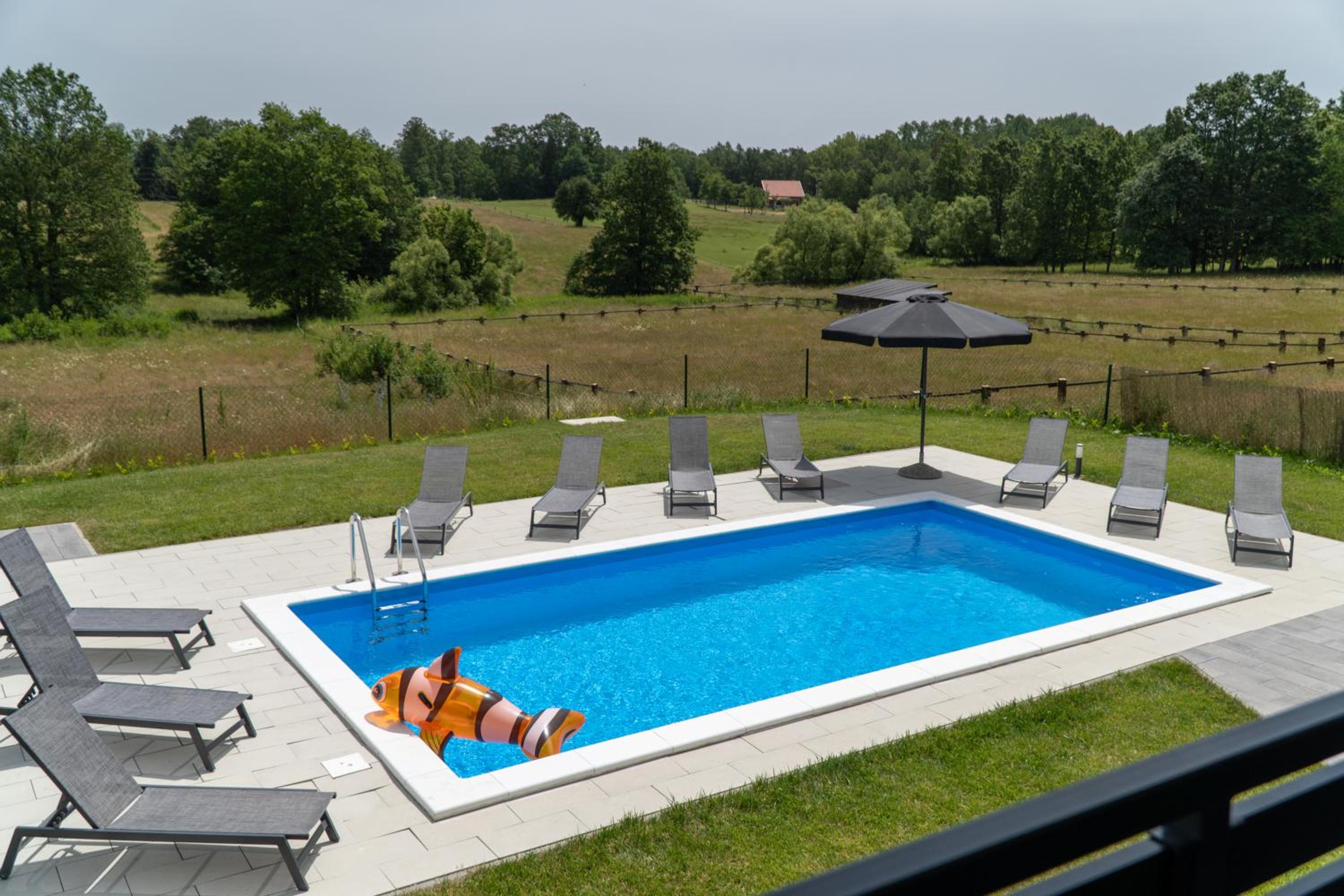 Villa with Private Pool - Photo 56