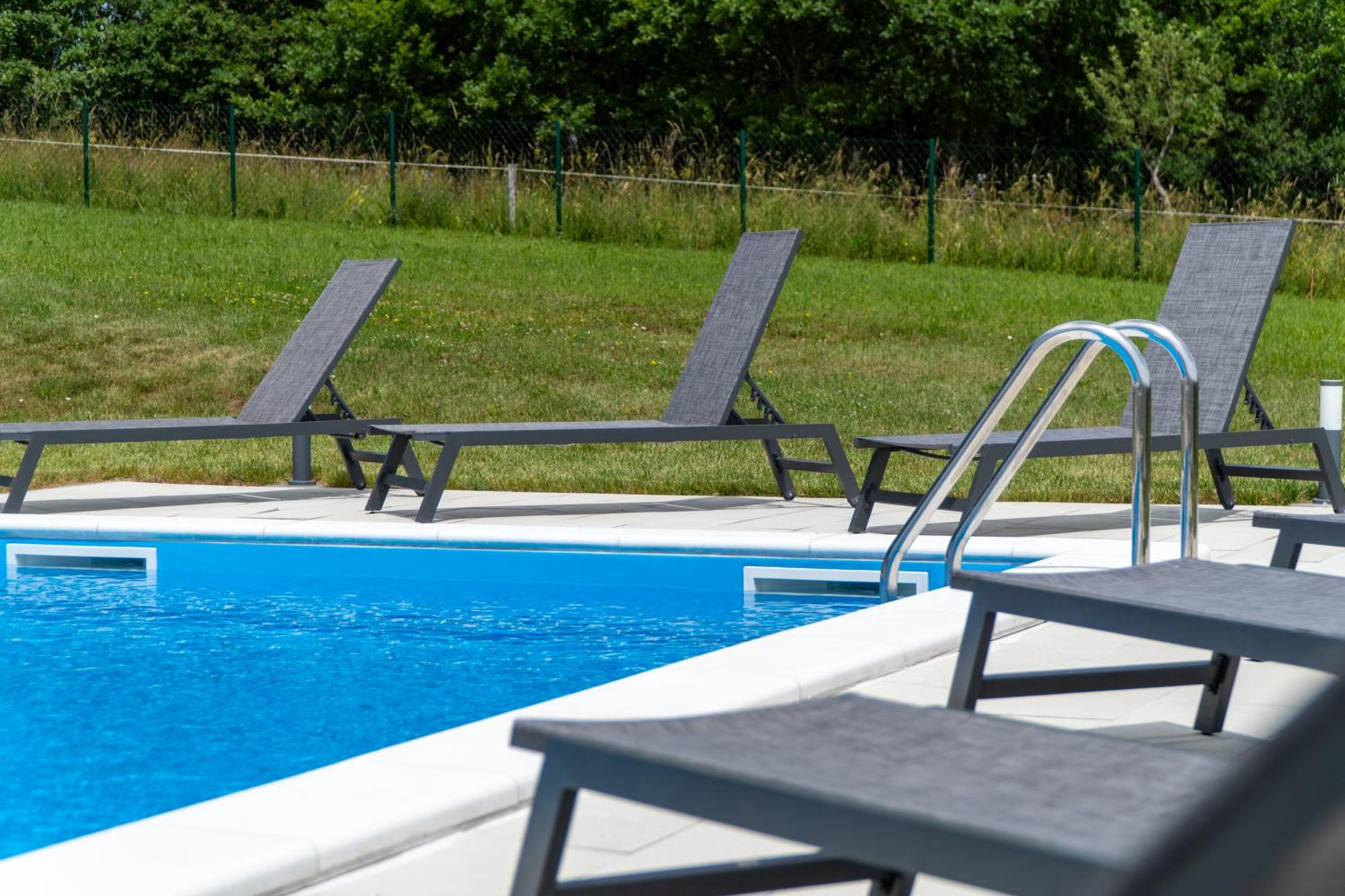 Villa with Private Pool - Photo 8