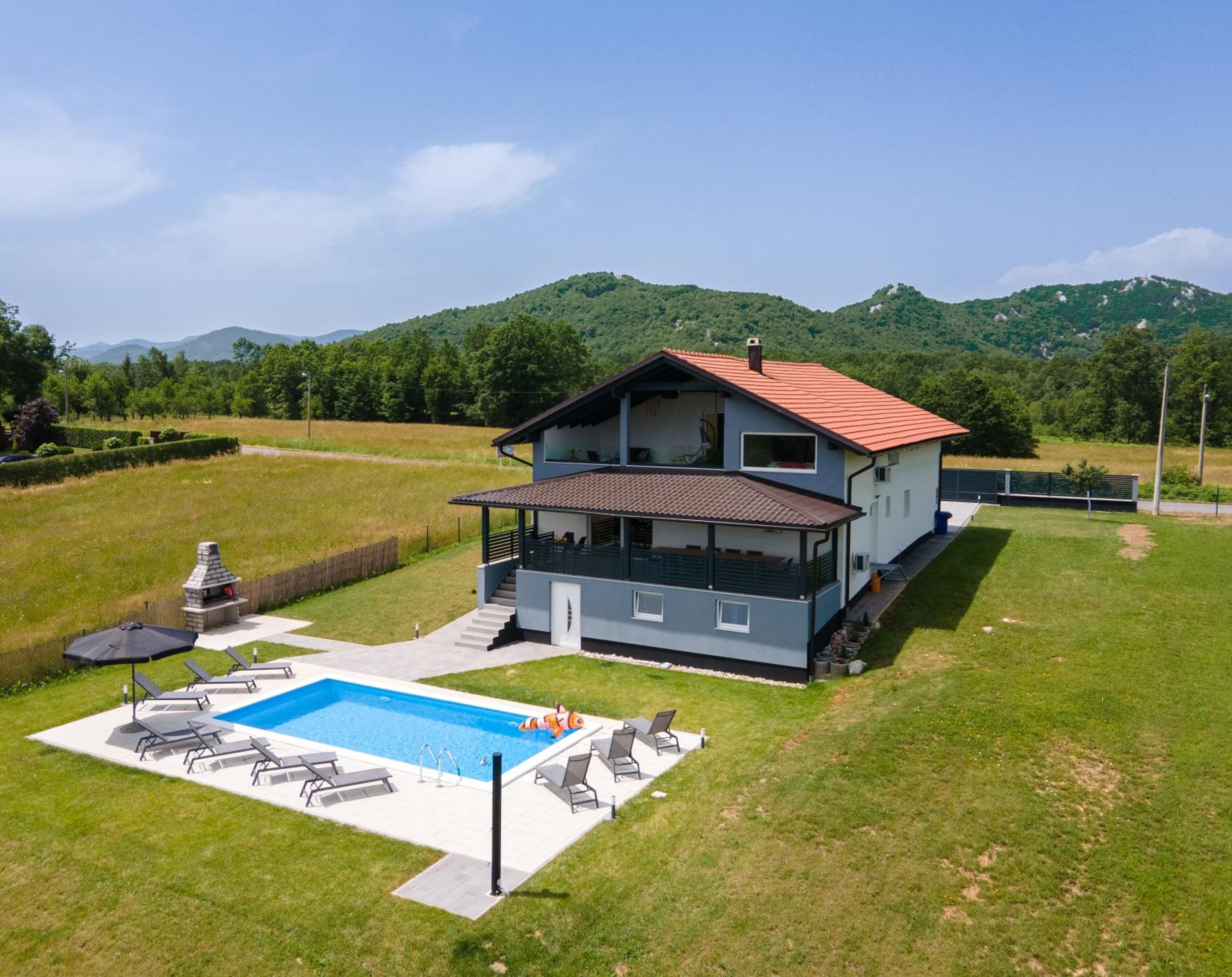 Villa with Private Pool - Photo 96