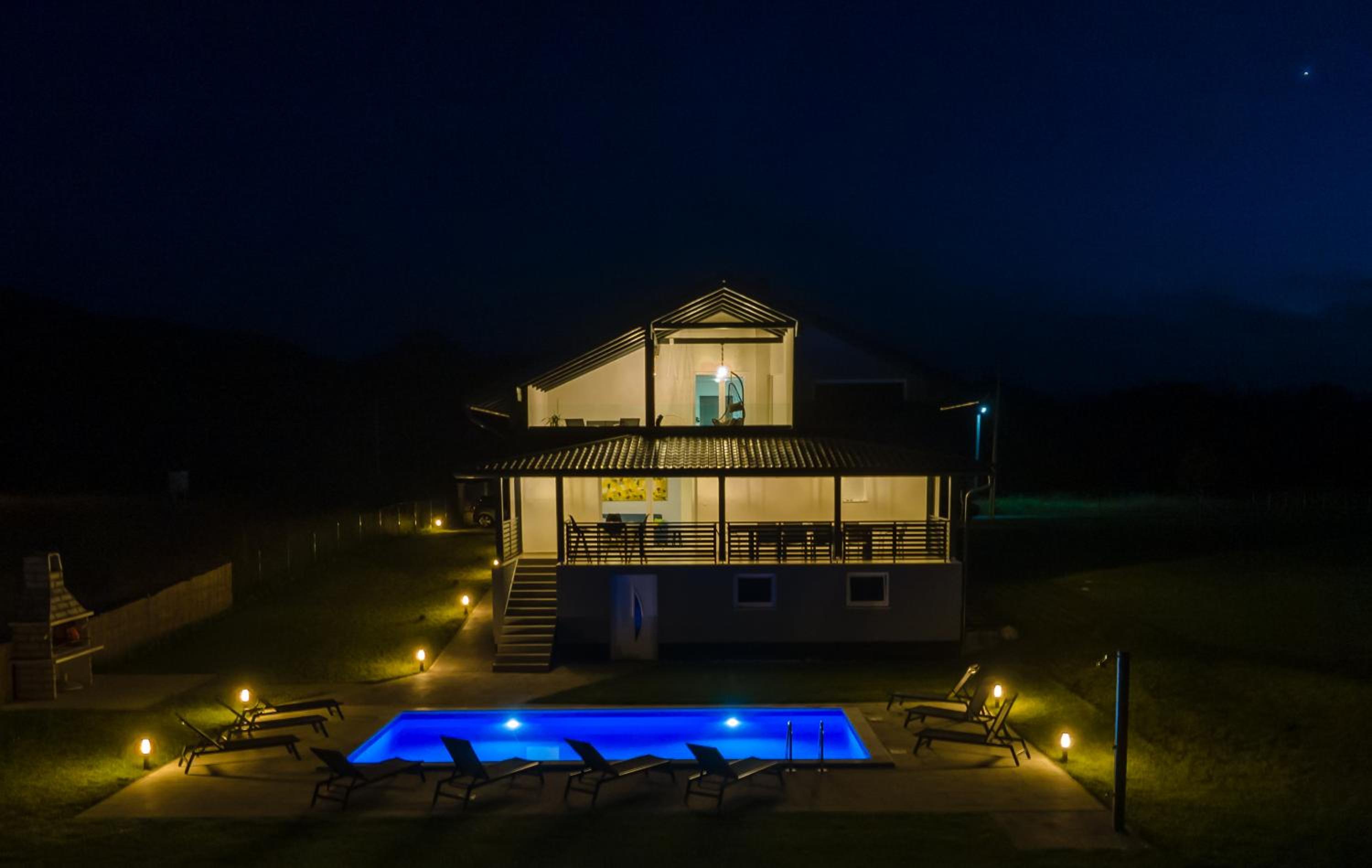 Villa with Private Pool - Photo 71