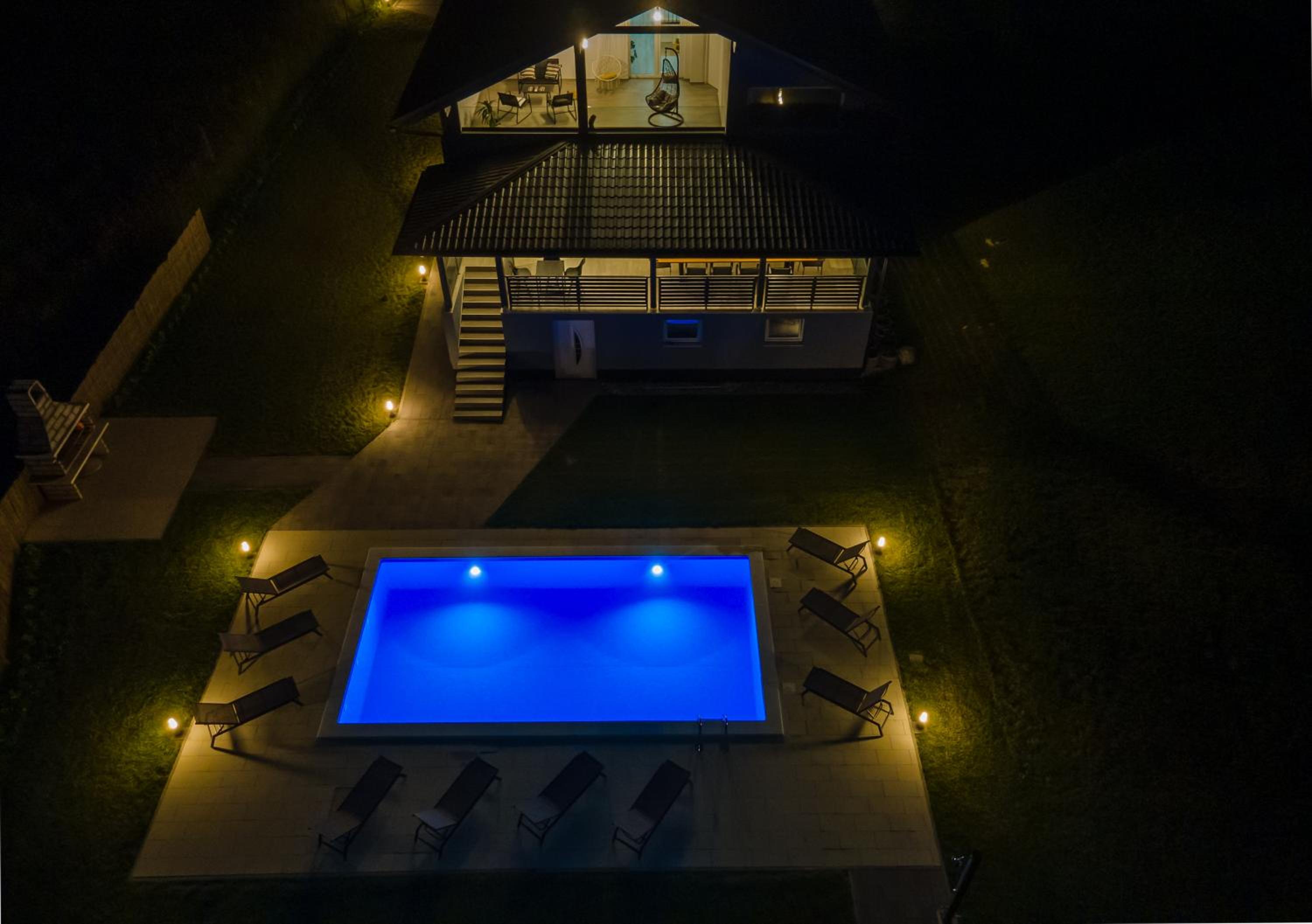 Villa with Private Pool - Photo 85