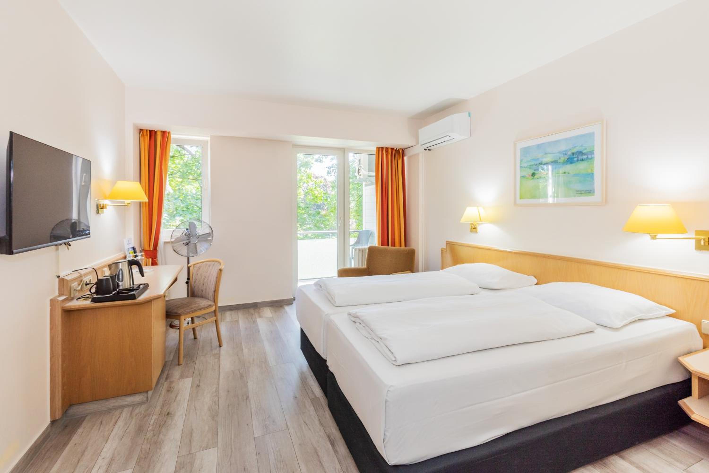 Standard Double Room - Photo 7