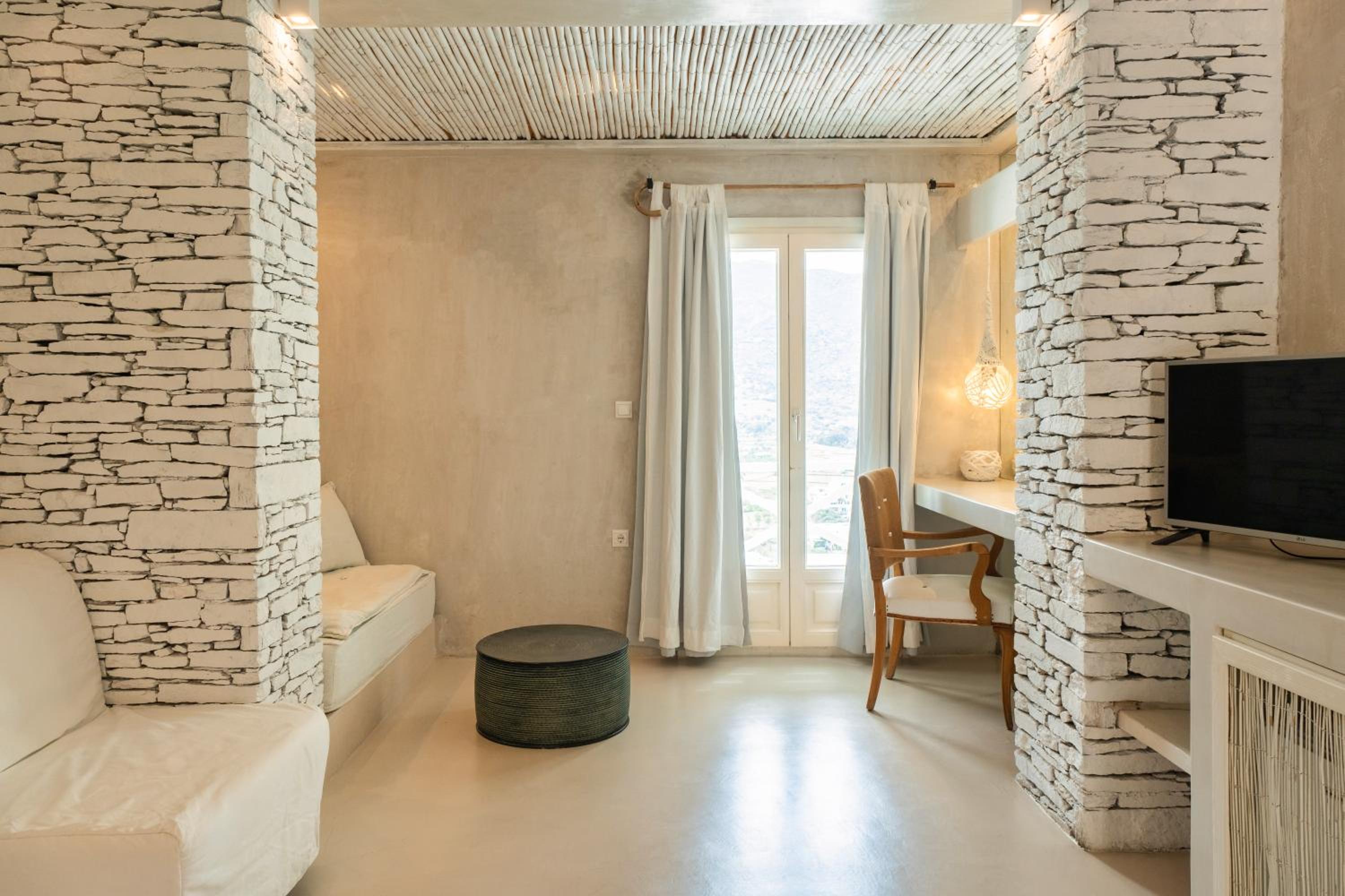 Junior Suite with Sea View - Photo 1