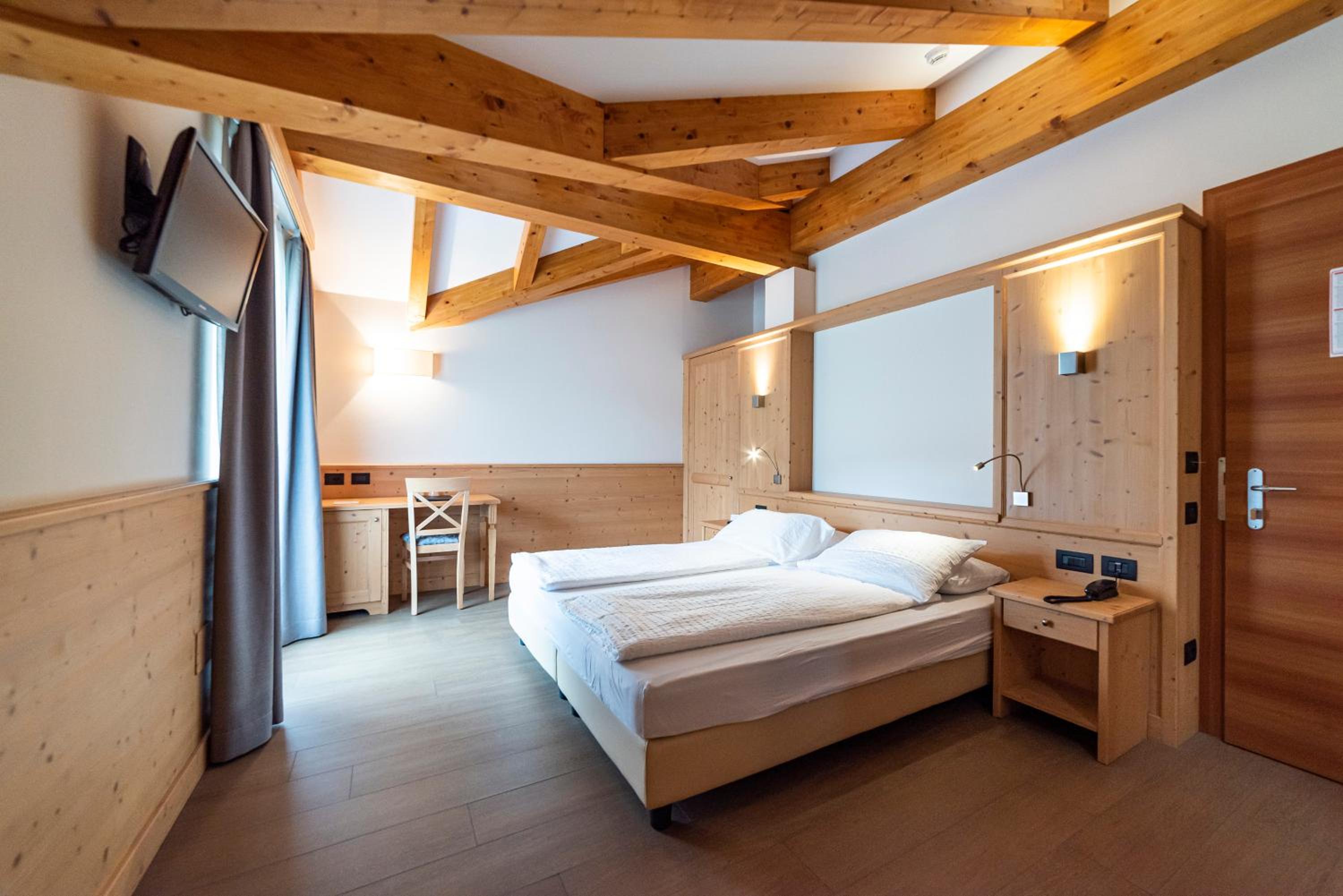 Standard Double or Twin Room photo 2