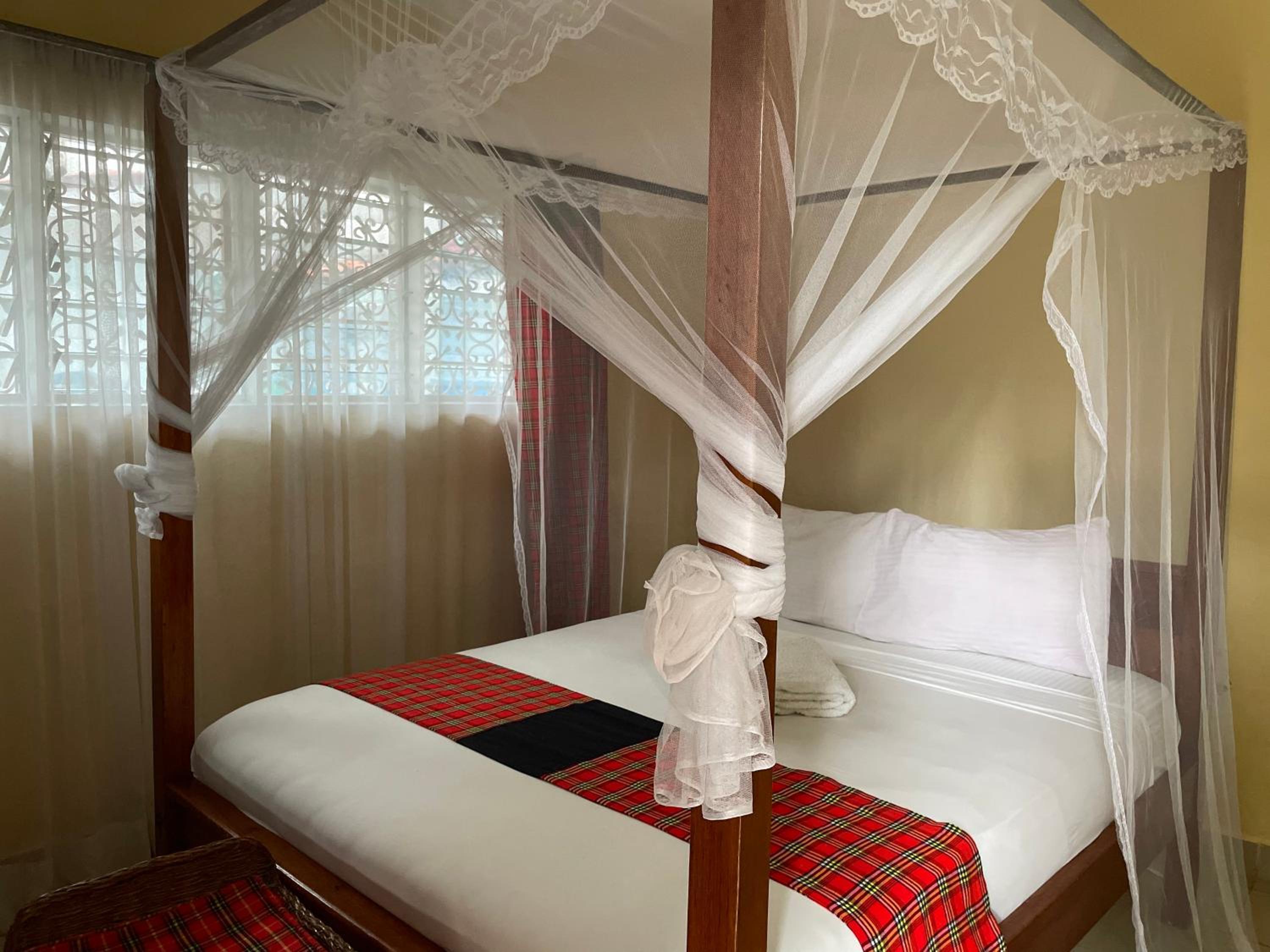 Double Room - Photo 13