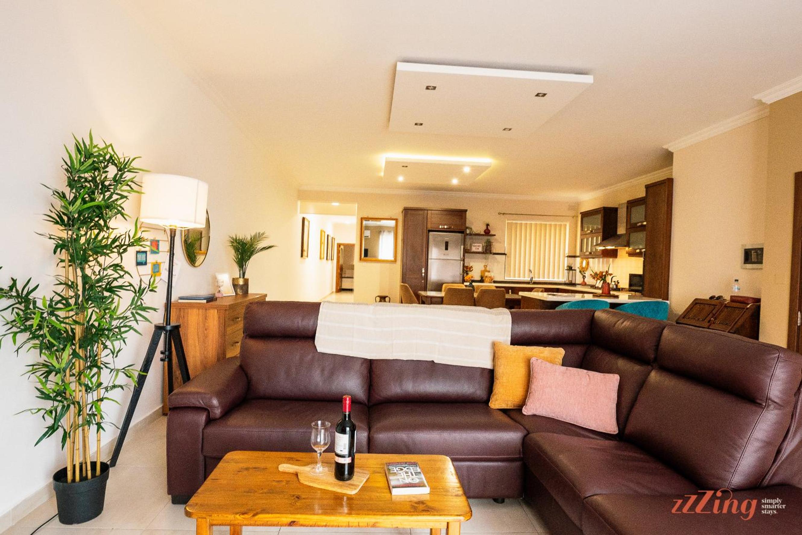 Three-Bedroom Apartment photo 2