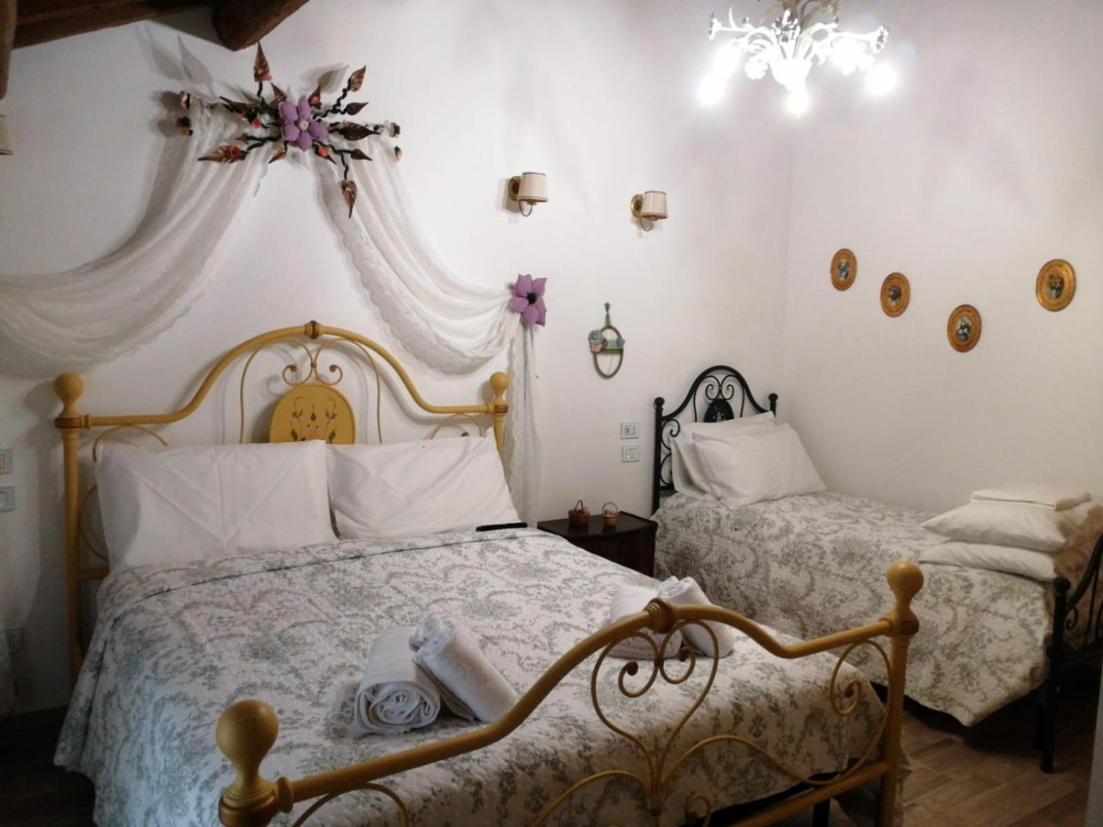 Triple Room with Private Bathroom photo 3