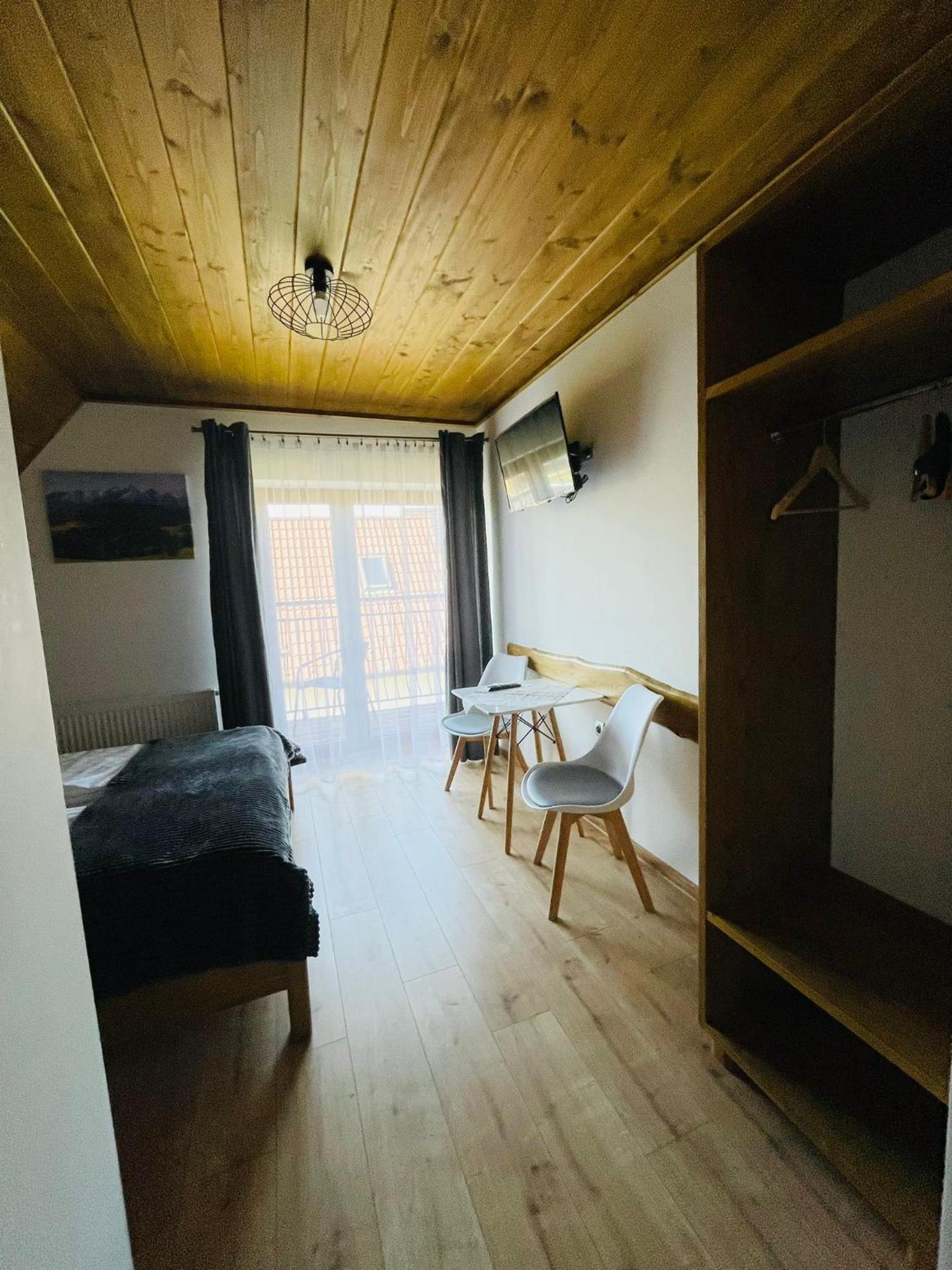 Double Room with Mountain View - Photo 9